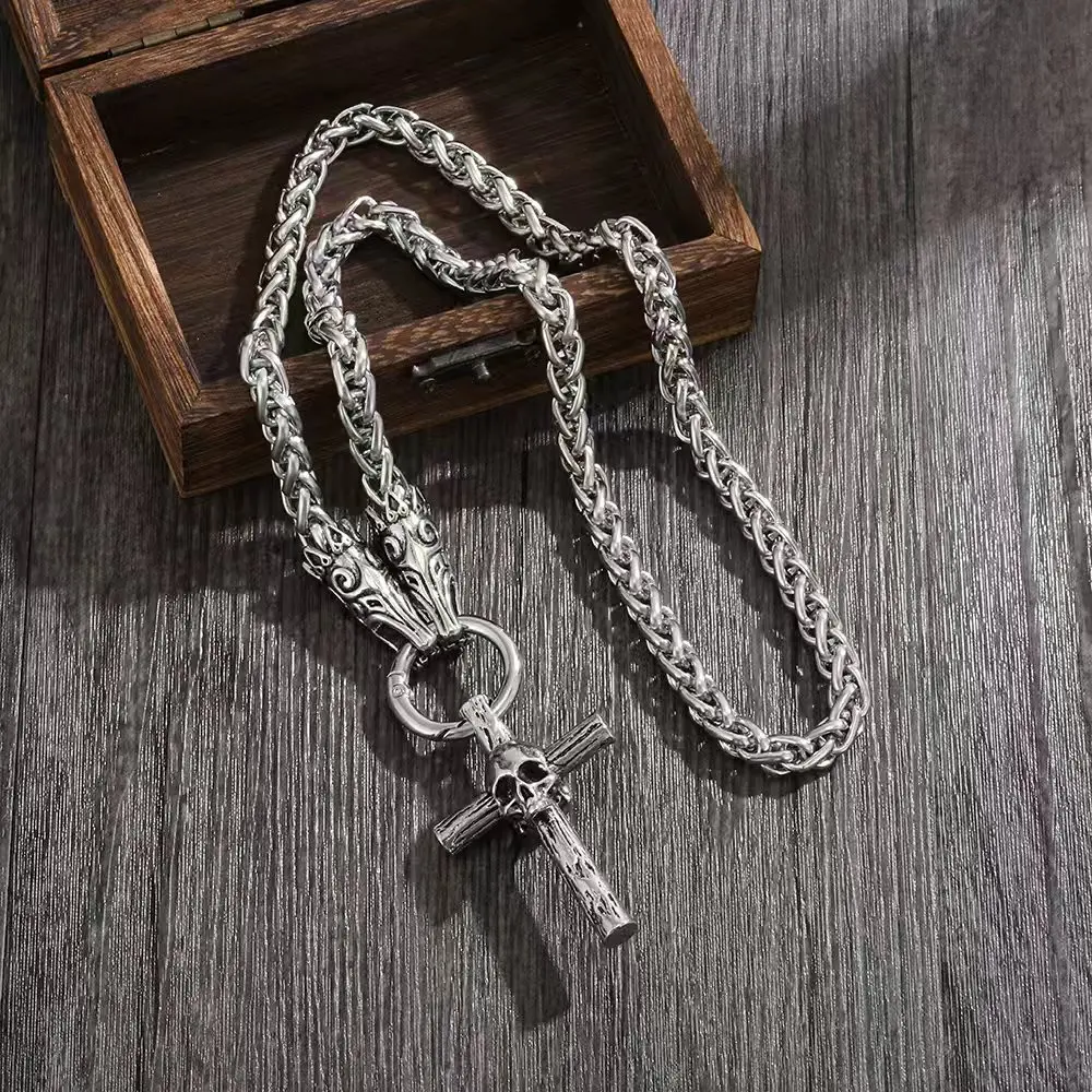 جديد الشرير نمط الجمجمة الصليب قلادة قلادة الرجعية شيك الحد الأدنى تنوعا التنين العظام سلسلة الرجال قلادة