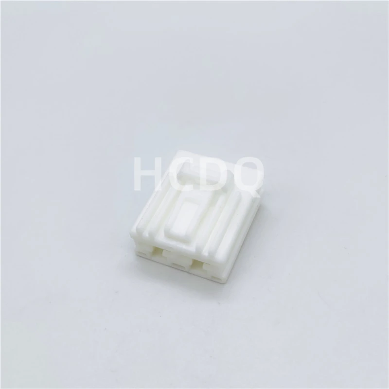 

10 PCS Original and genuine 7187-5724 automobile connector plug housing supplied from stock