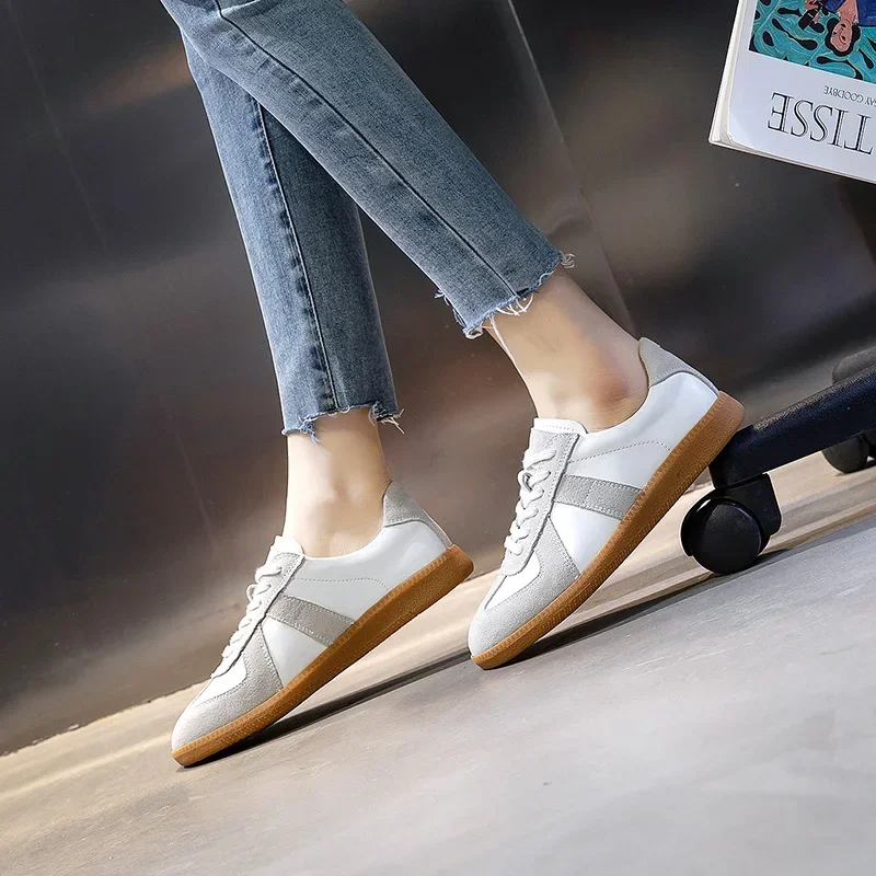 Luksusowe damskie trampki 2024 New Genuine Leather Ladies Moral Training Shoes Casual Spring Flat Shoes Women Zapatillas De Mujer