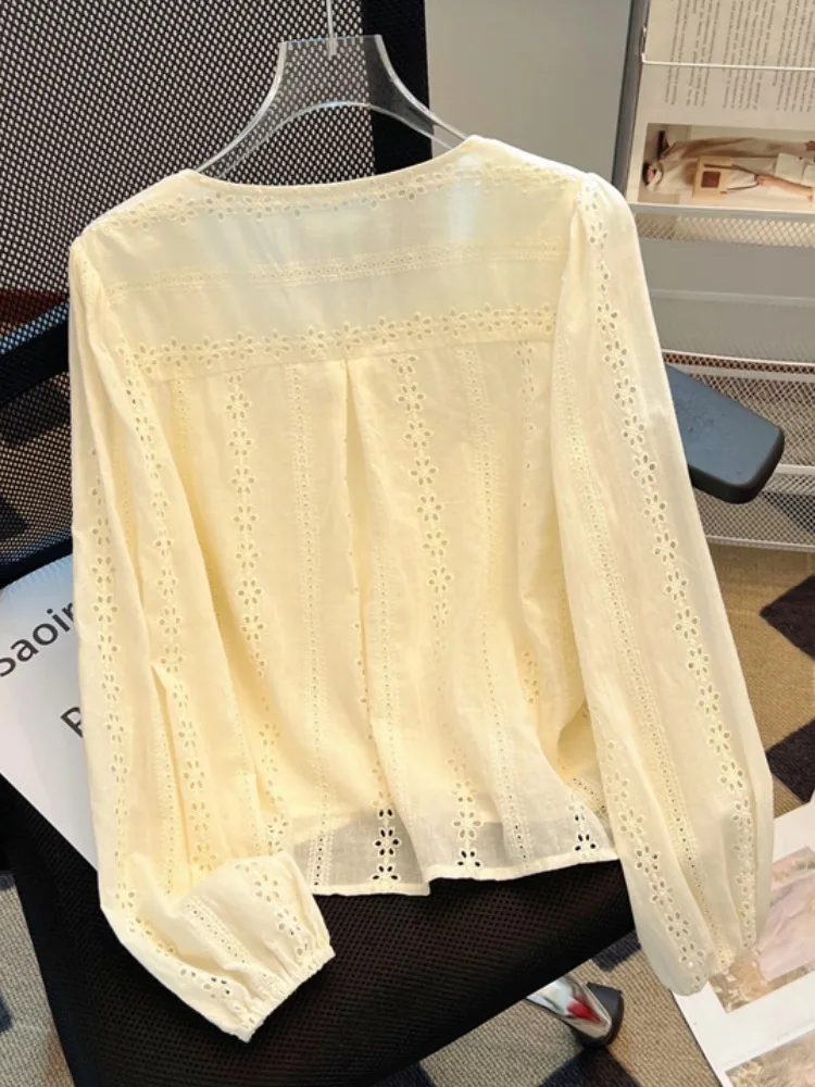 Long Sve round Ne Hollow out Embroidery irt Women's Loose ort Sle Top Korean Sle Commute Faion Autumn Season