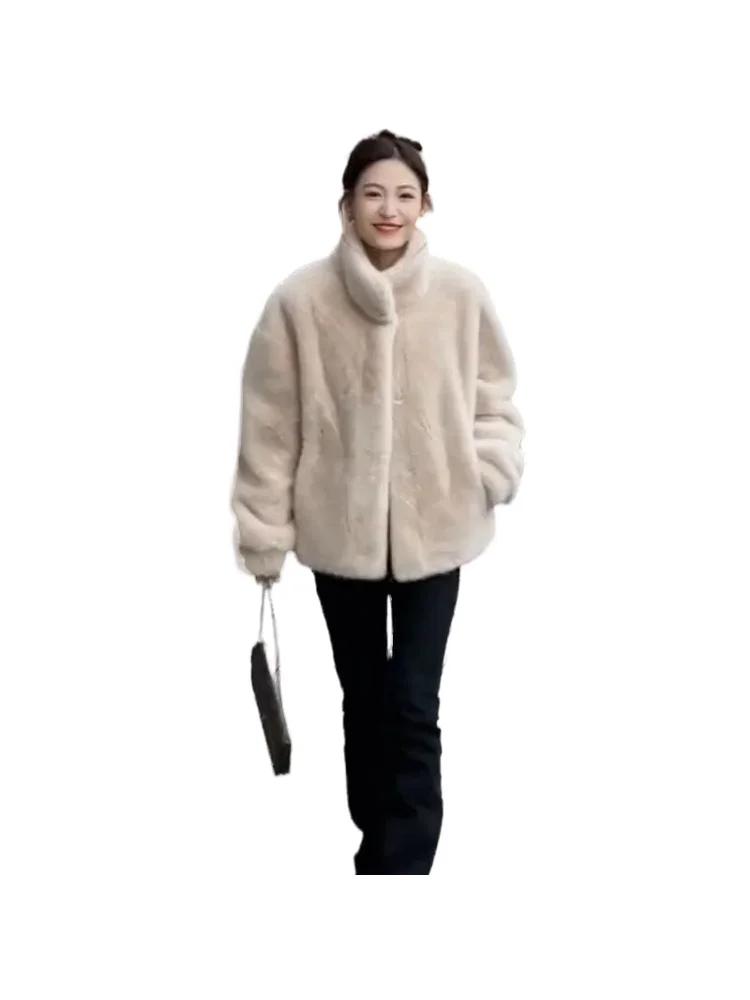 معطف فرنسي أنيق من الفرو الصناعي بلون سادة وناعم ومريح وعصري ولطيف وكلاسيكي للتنقل وتاريخ بسيط وياقة واقفة