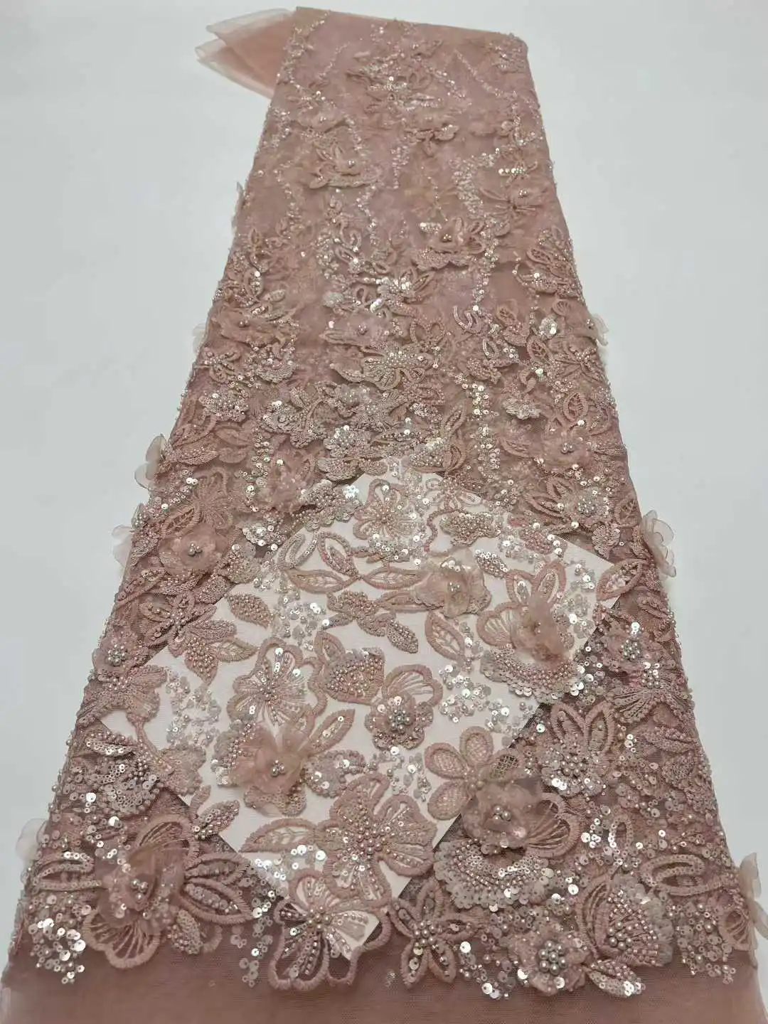 Hohe Qualität 3D Blume Elegante Französisch Stickerei Spitze 2026 Pailletten Spitze Stoff Afrikanische Nigerian Perlen Spitze Für Hochzeit Kleider