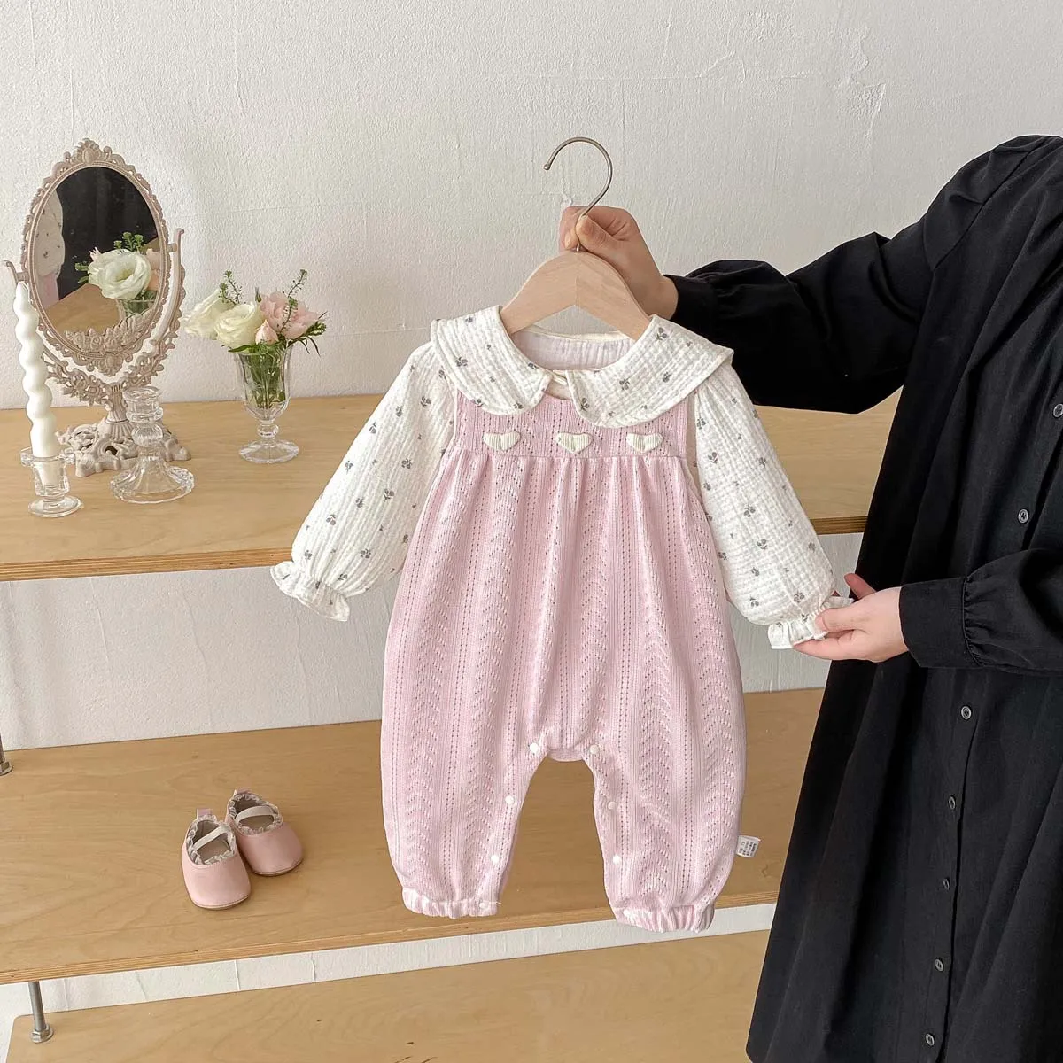 Girls' Overalls Set for Spring 2026, New Super Cute Rabbit Ear Shirt, Overalls Set for Infants and Young Children, Two-piece Set