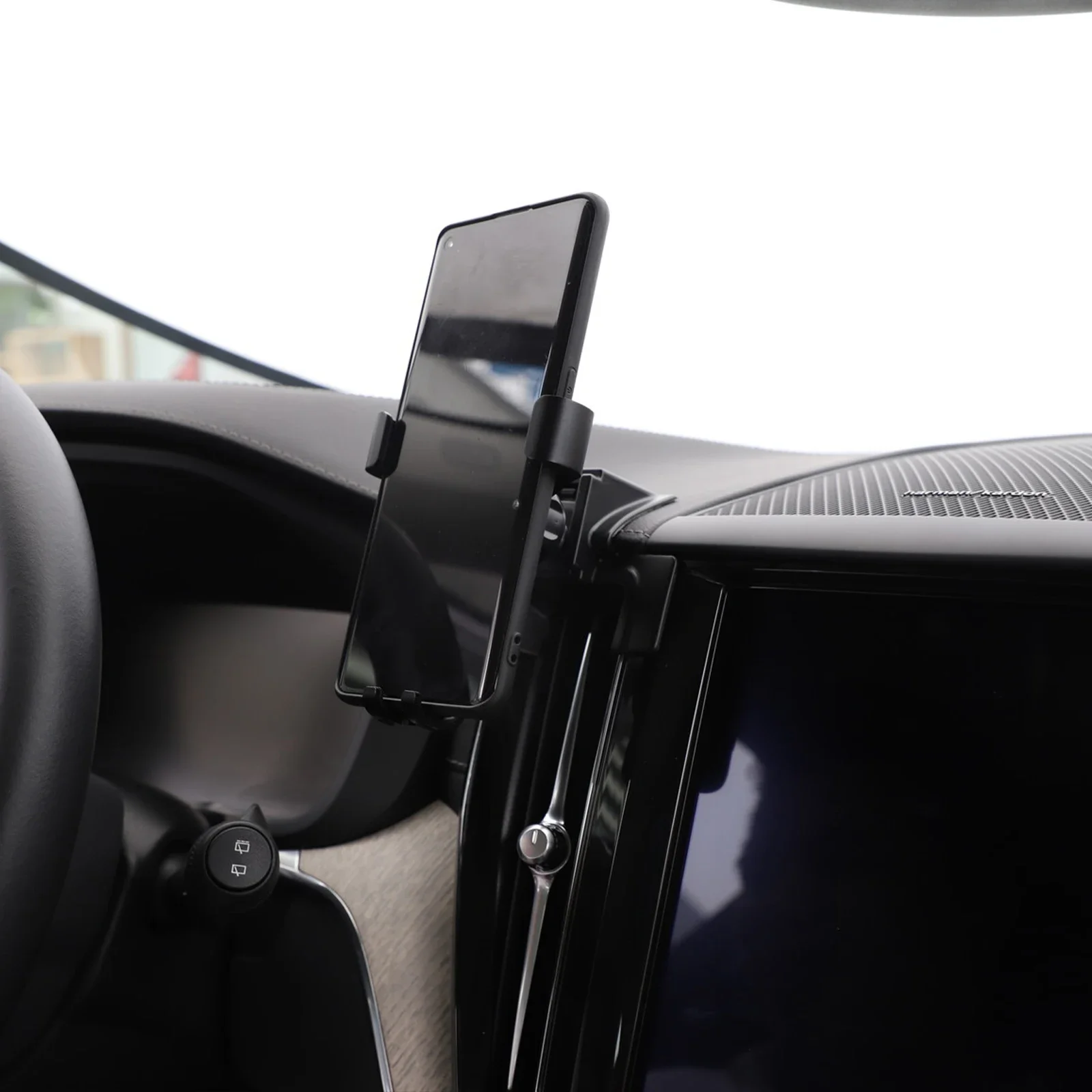 

GPS Bracket Car Mobile Phone Holder for Volvo XC60 2018~2025 Navigation Stand Auto Accessories