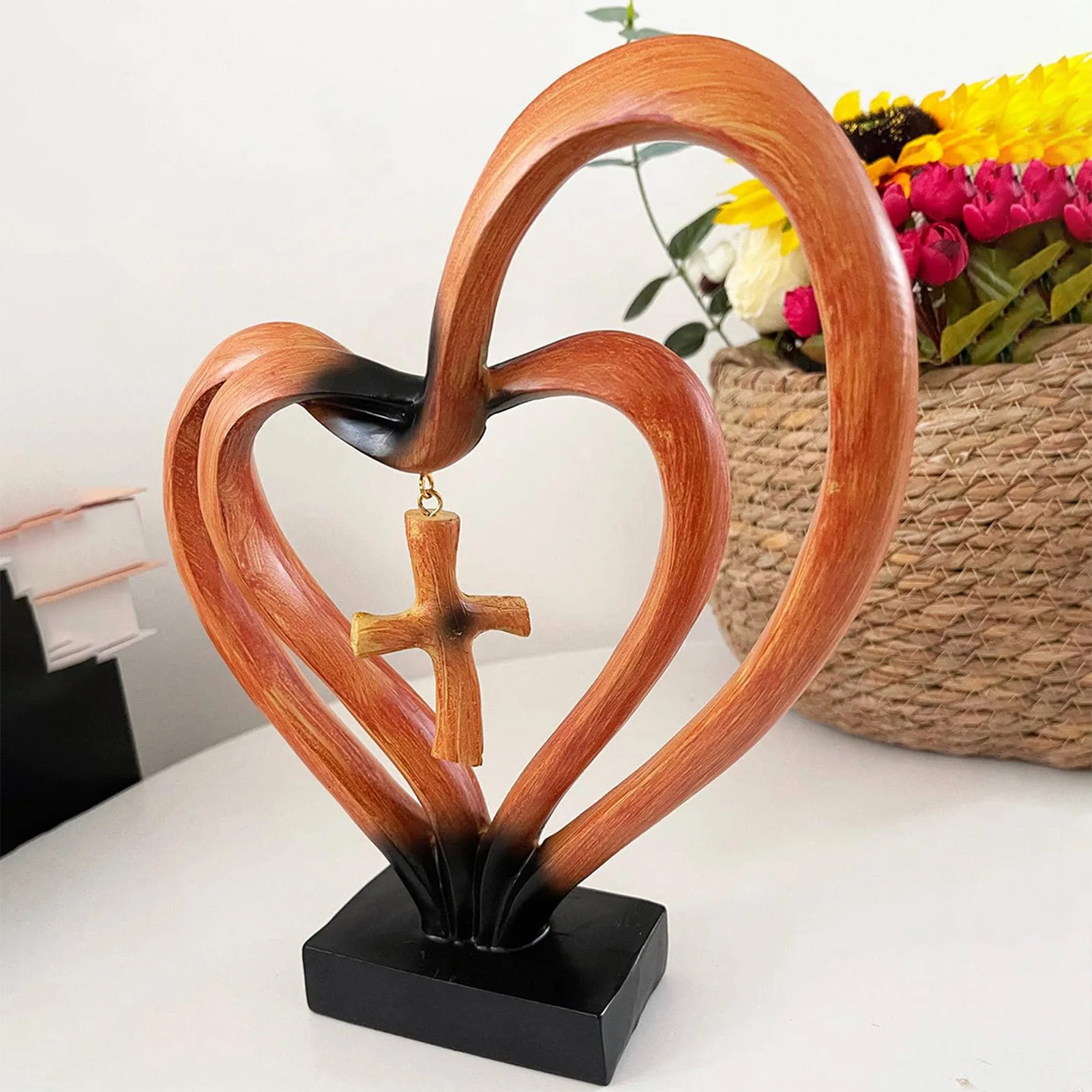 

Ornament Suitable for Home Table Fireplace Entwined Hearts Jesus Cross Decorations Exquisite Finish Wonderful Bookshelf Desk