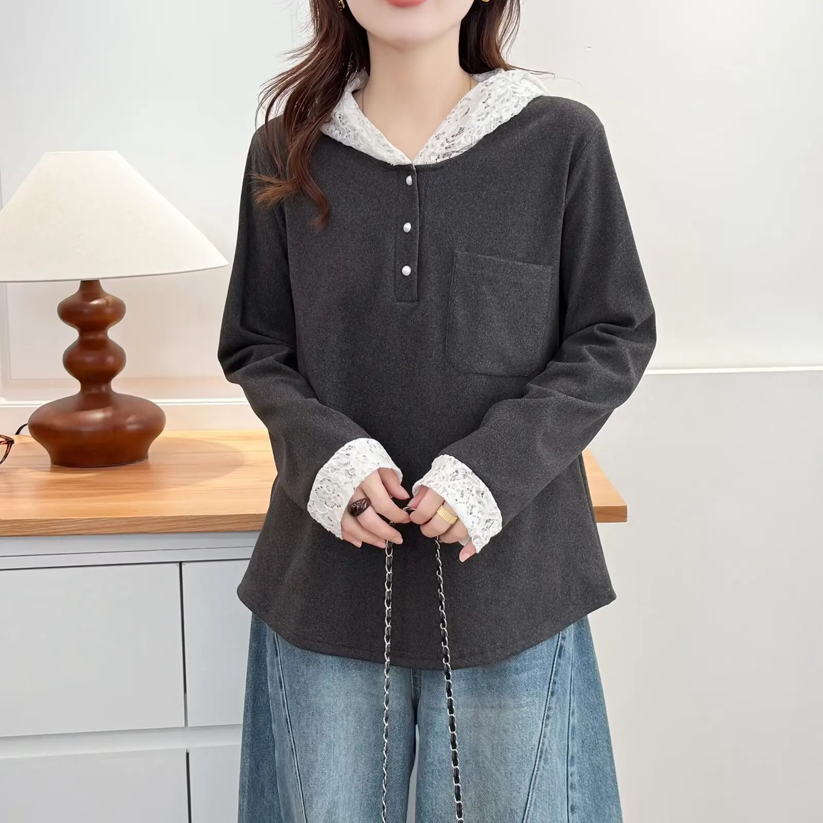 XXXXL موضة حجم كبير تي شيرت نسائي 2025 جديد الخريف/الشتاء أنيق الدانتيل مقنعين دي المخملية الدافئة قاعدة الداخلية 1057 #1