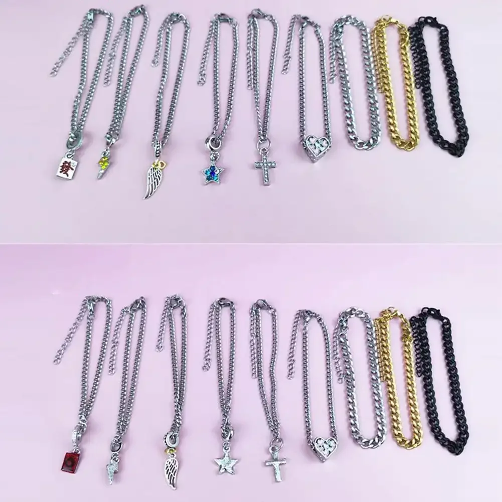 Collier de poupée Labubu de 17cm, vêtements à la mode, collier en métal avec pendentif ras du cou, Mini poupée mignonne, accessoires de mode