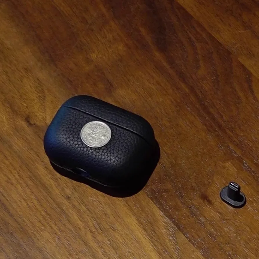 

Premium Genuine Leather Case for AirPods Pro 3 (2025) – Luxury Anti-Fall Protective Cover for Apple AirPods Pro 3rd Generation