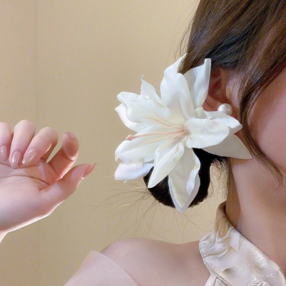 Vintage Sweet Petal Hair Clips Elegant Long Tassel Red Fabric Hair Barrettes Stylish Versatile Flower Duckbill Clip Daily Wear