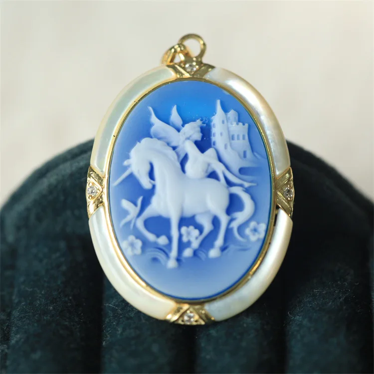 

S925 Silver Inlaid German Cameo Agate Embossed Dream Horse Pendant Brooch Pendant Dual-purpose