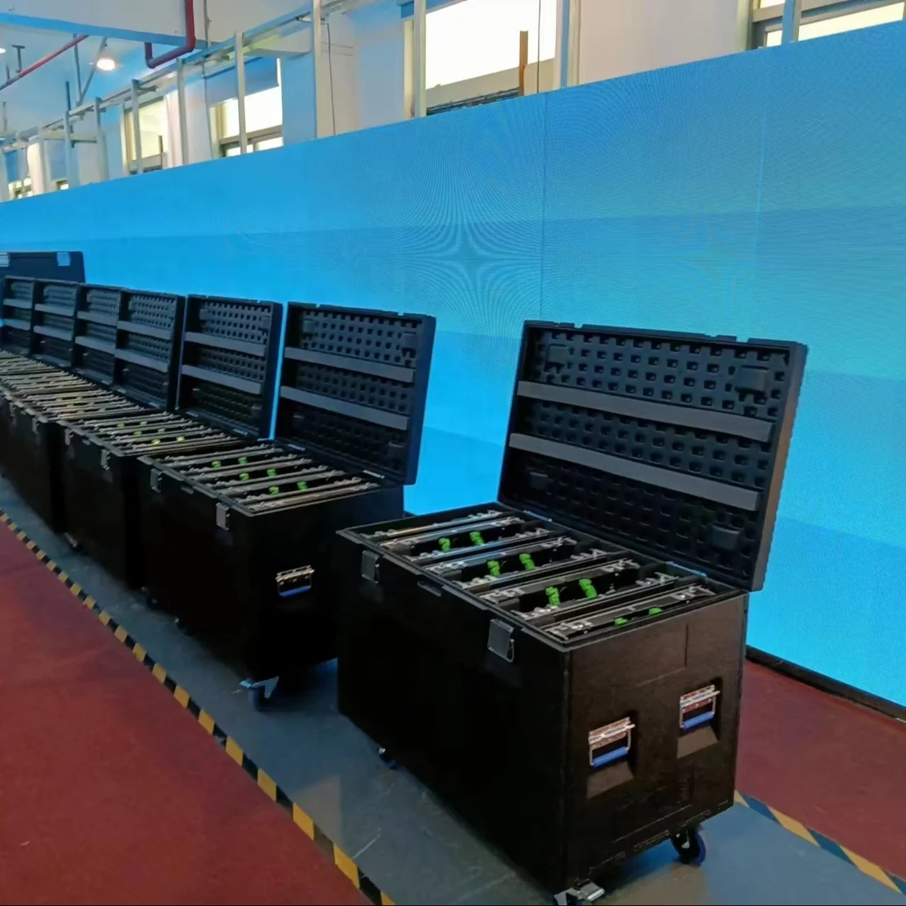 Full Color 3840HZ Rental Led Display High Performance Indoor Outdoor 500x1000mm Die Cast Aluminum Led Video Wall Display Screen