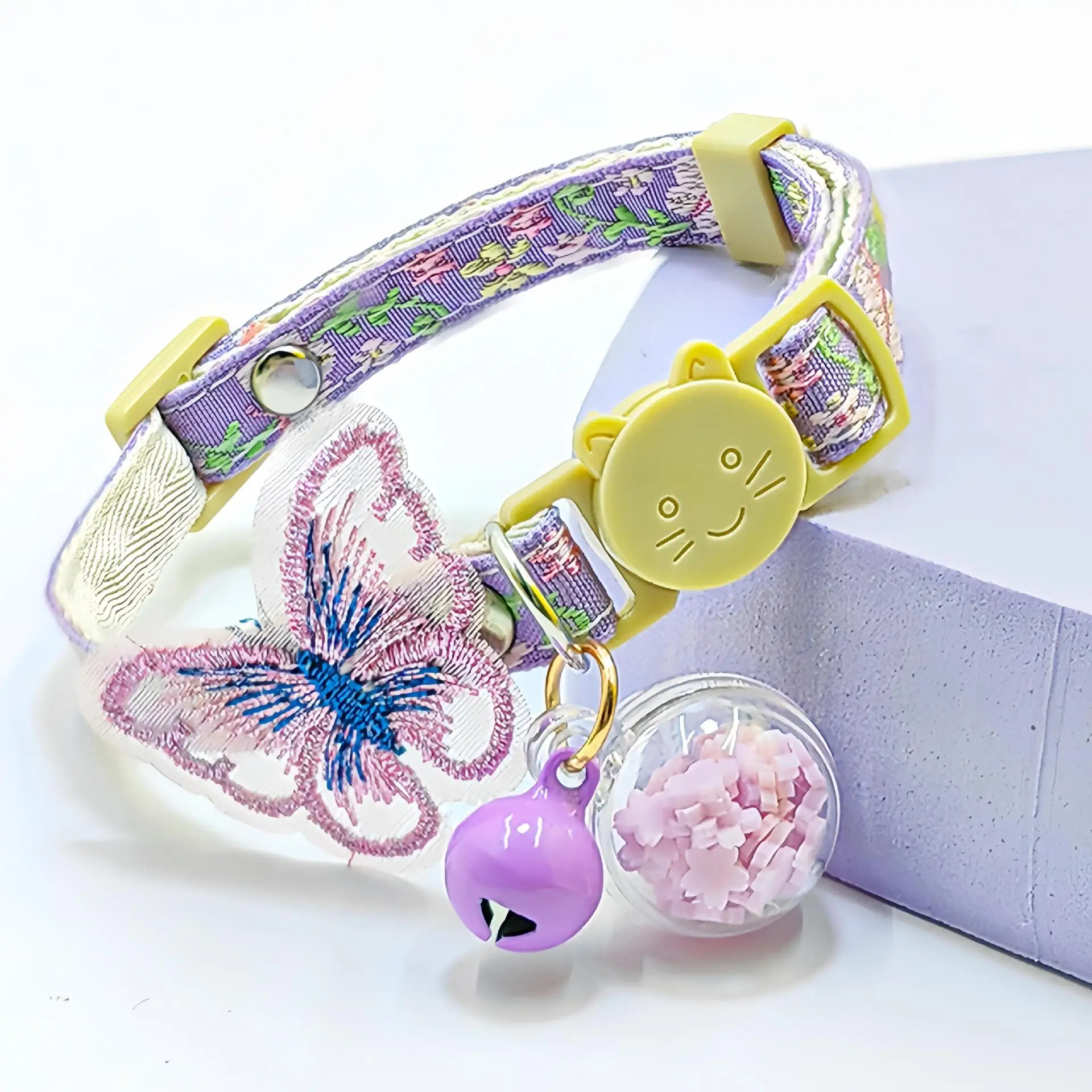 1 Stück im Dunkeln leuchtendes Katzenhalsband mit Schmetterlings- und Blumendesign, niedliches Katzenhalsband, Halsband für Hauskatzen/Außenkatzen, keine Batterie erforderlich – Detail 19
