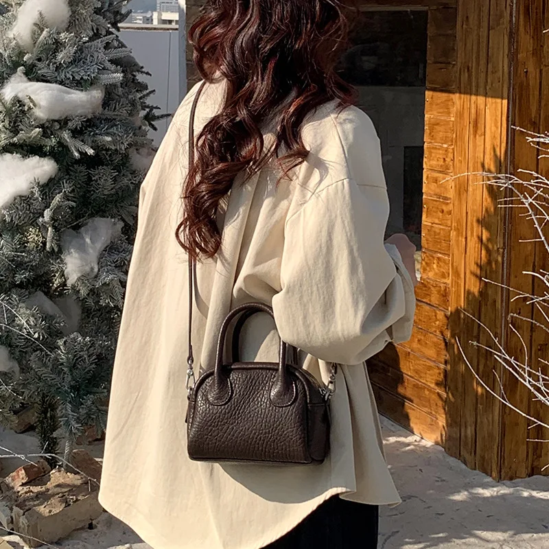 

Vintage Bubble Sheepskin Bowling Bag Niche Leather Handheld Crossbody Boston Bag