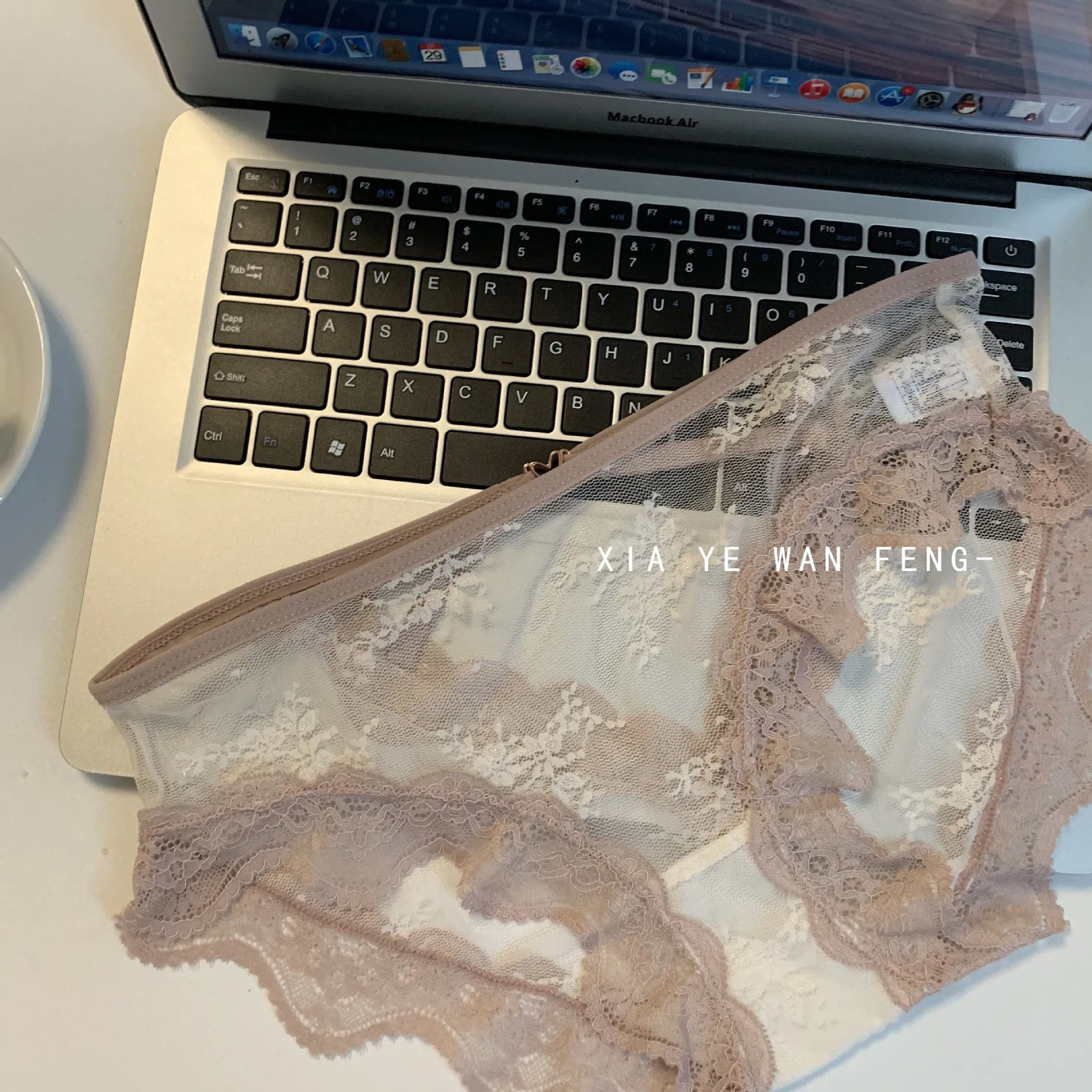 European StylePanty Sexy Lace Panties Women\'s Underwear Girls\' Hollow Out Comfort Briefs Low Waist Seamless Underpants Lingerie