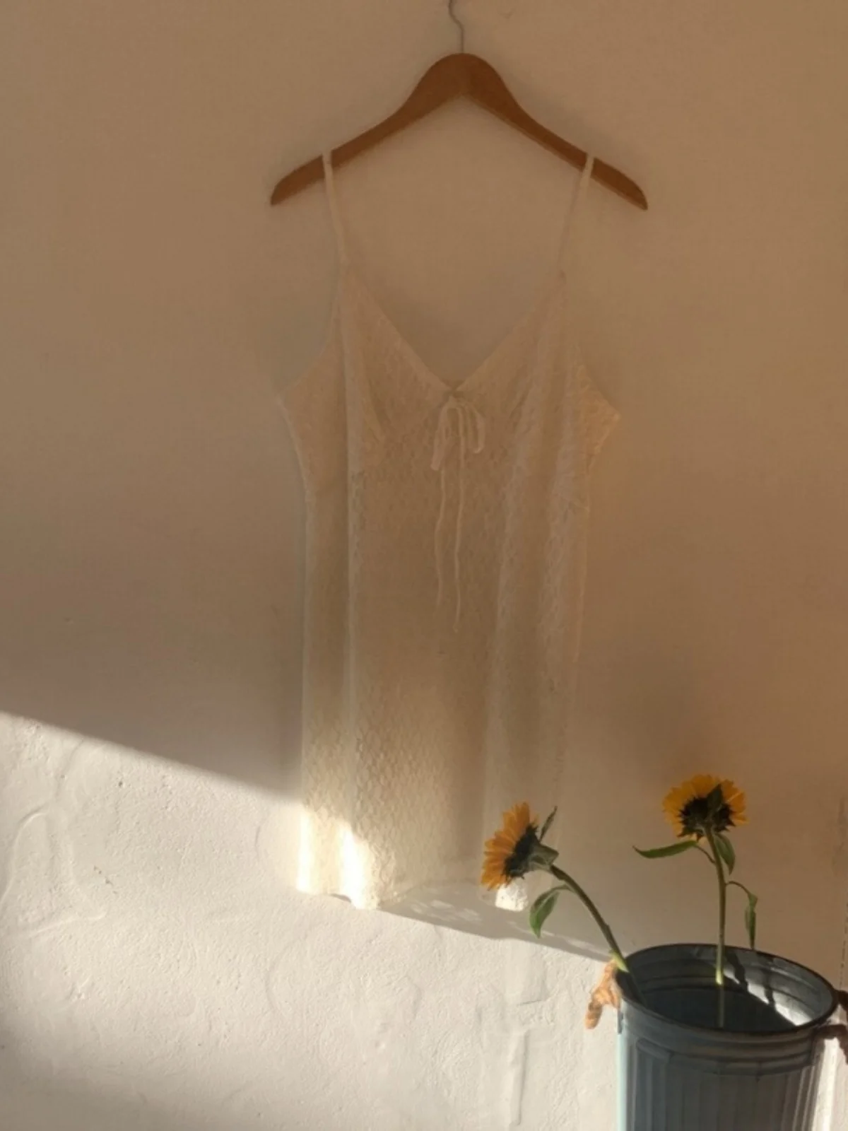 Vestido E com Alças de Renda Estilo Coreano para Mulheres Design em Camadas com Laço Sensação de Redução de Idade Vest...