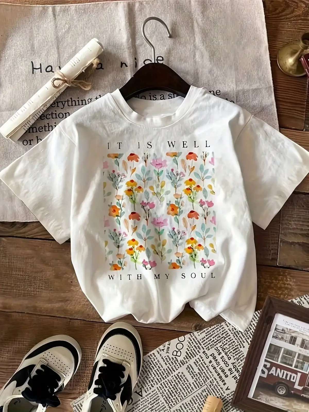 Graphic Print T-Shirt, Short Sleeve Crew Neck Casual Top For Summer & Spring, Women's Clothing,Breathable And Comfortable Short-Sleeved Round-Neck Top, Suitable For All Seasons, Everyday Wear For Women