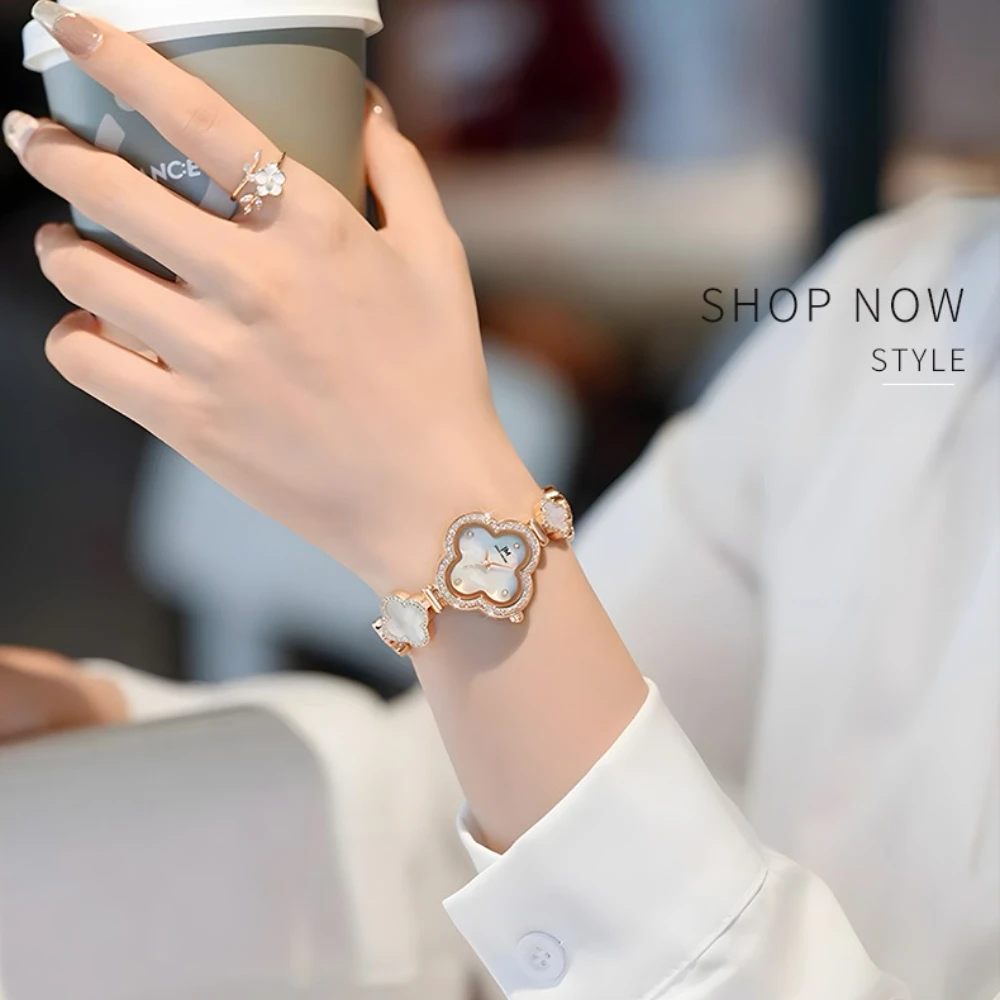 جوني مور 1638 ساعة نسائية موضة ساعة خفيفة فاخرة نمط سوار لاكي كلوفر 30 متر مقاوم للماء ساعات كوارتز للمرأة