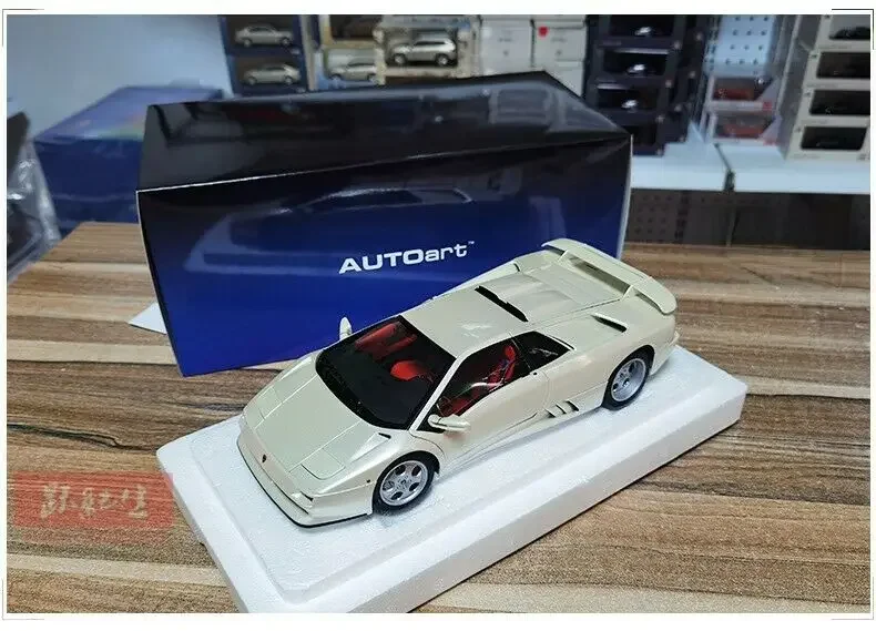 

AUTOart 1/18 для Lamborghini, Диабло, SE30, Jota, металлическая литая модель автомобиля, подарок, жемчужные белые игрушки, дисплей с орнаментом