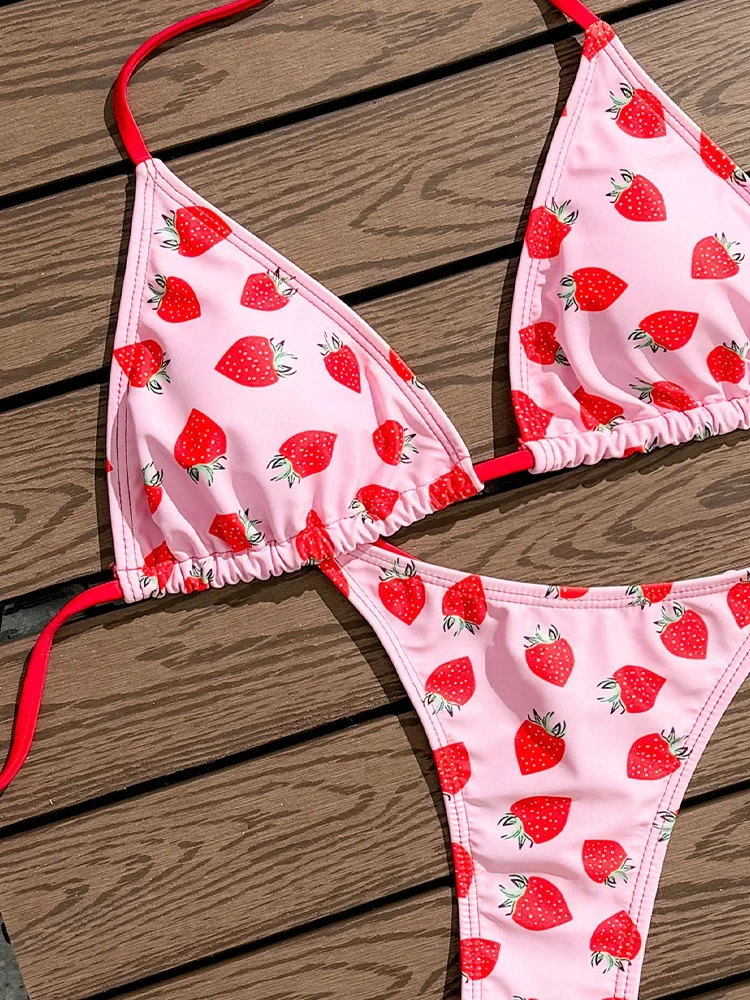Sexy Laced Up Strawberry Print Bikini 2 Piece Set Women Split Swimsuit Beach Vacation Bikini 2025 New Summer Swimwear Bikini Set
