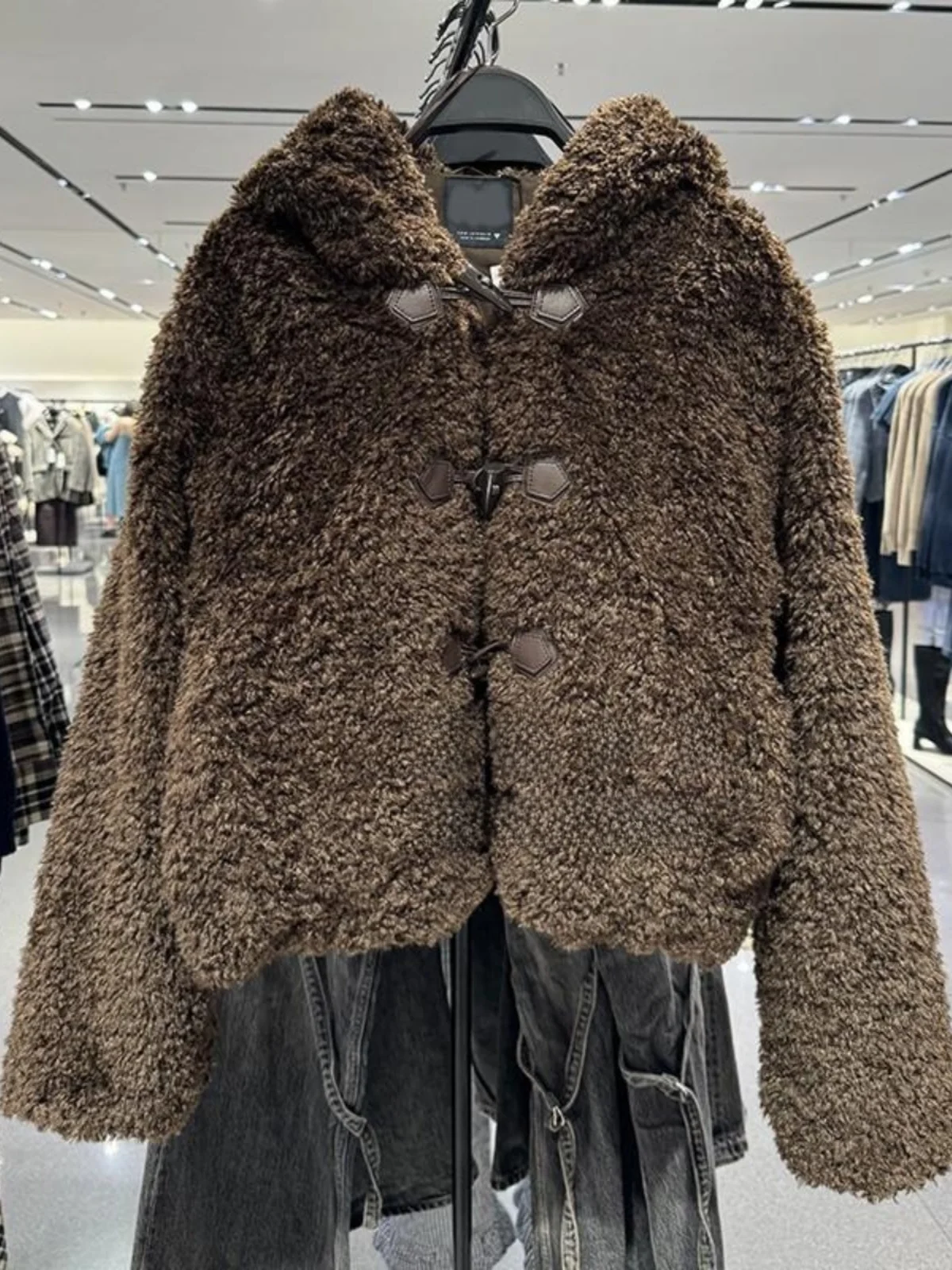 Chaqueta Corta de Moda para Mujer, Otoño Invierno, Nueva Colección URCACHE, con Decoración de Nudo de Cuerda, Efecto Piel, Ma...