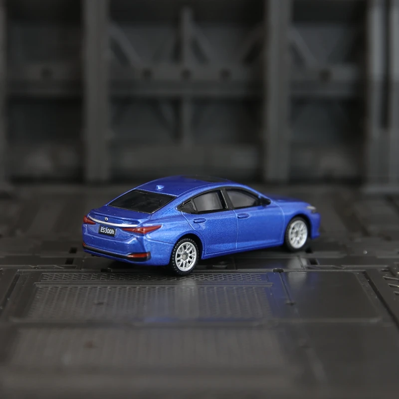 

CCA 1:64 Lexus ES300h модель автомобиля из сплава, коллекция украшений для автомобиля, детская мини-игрушечная машина, подарок на день рождения, труба.