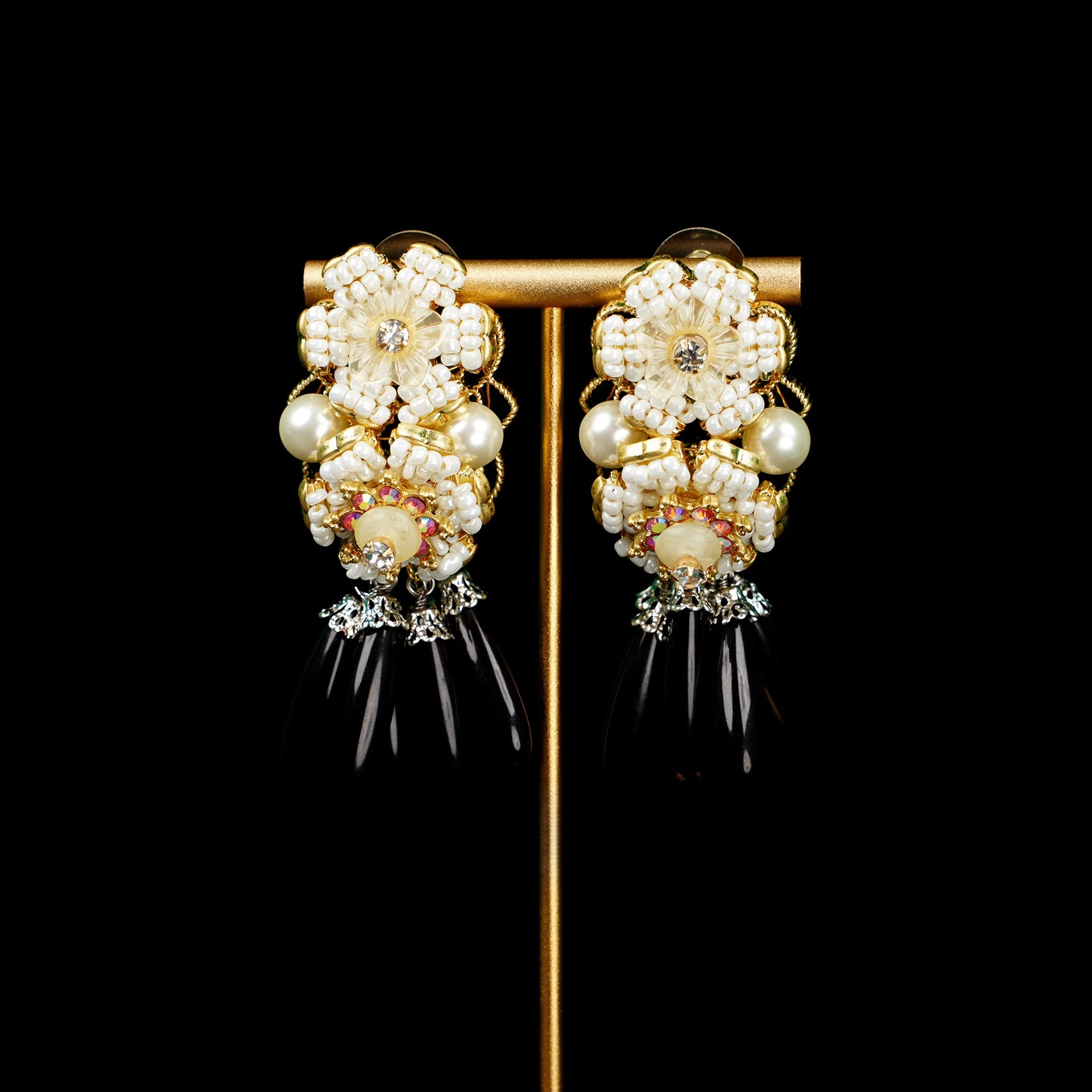 

Statement Earrings Women Vintage Beaded Flower Pearl Drop Dangle Jewelry Elegant Handmade Black Crystal Earrings for Party Gift