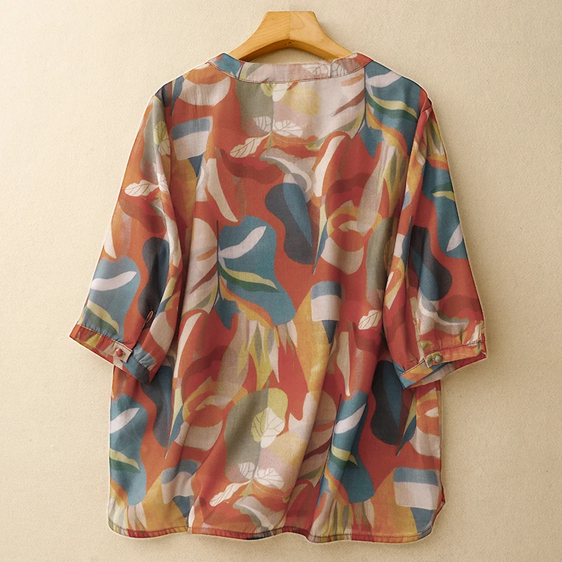 تي شيرت فضفاض مناسب على شكل حرف V من القطن والكتان مطبوع للنساء صيفي أنيق ومتعدد الاستخدامات ورقيق علوي للتخسيس