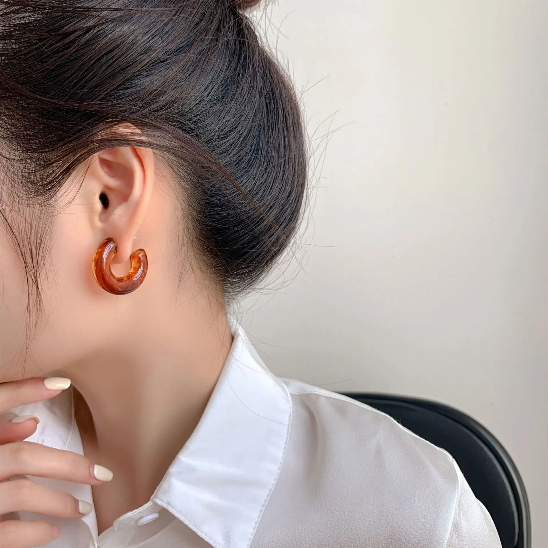 FishSheep Geometic Colorful C Shape Acrylic Hoop Earrings for Women Vintage Resin Transparent Round Circle Earring Korea Jewelry