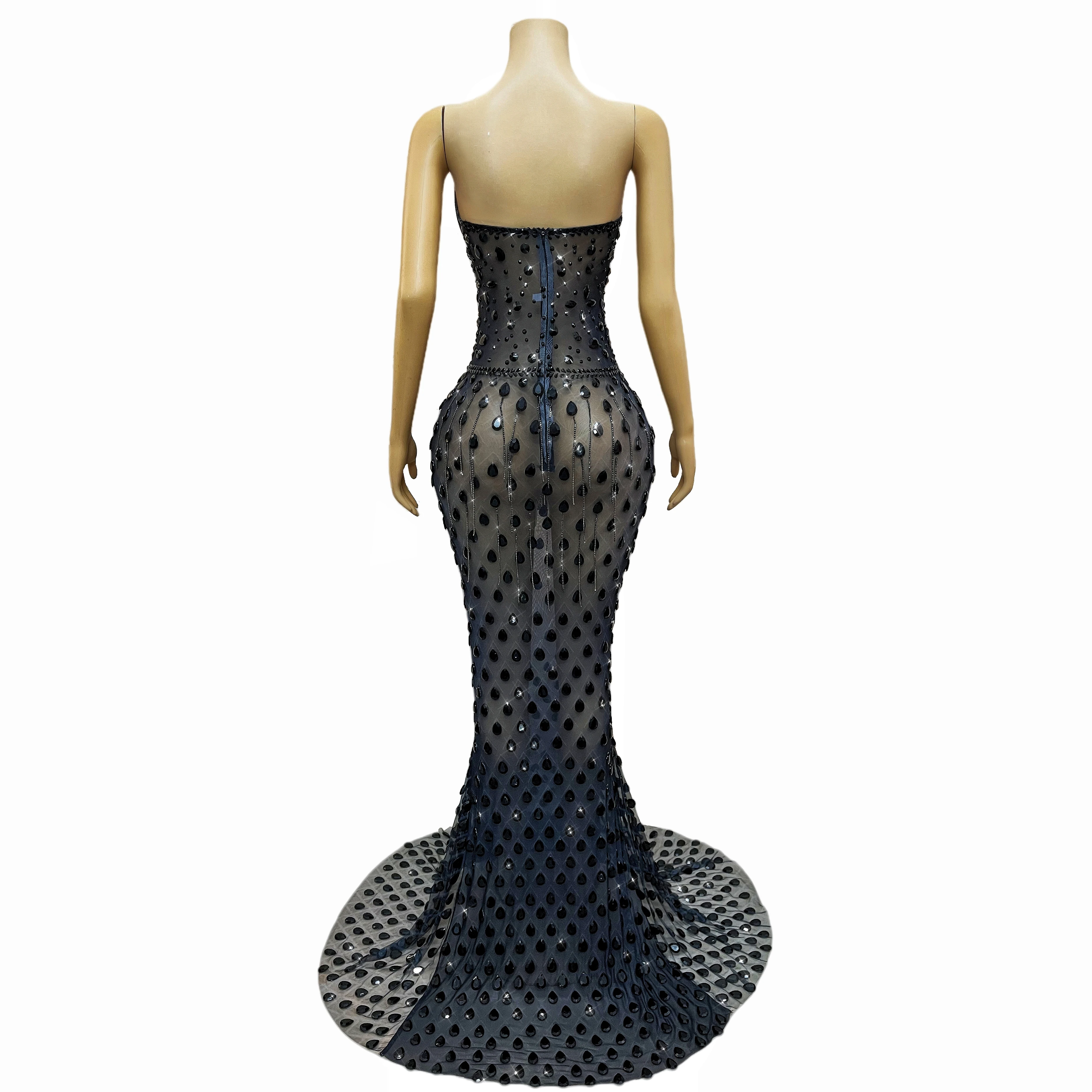 Elegancka suknia z trenem, zdobiona błyszczącymi kryształkami i łańcuszkami, idealna na koktajl, wieczorową imprezę, na czerwony dywan, strój na pokaz mody, Heishe