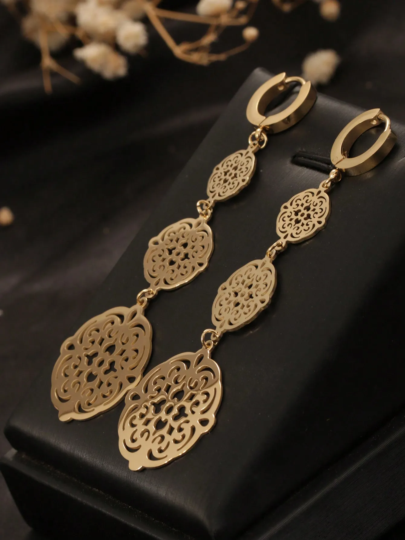 1 Pair of 18K Gold Stainless Steel Earrings with Three Hollo