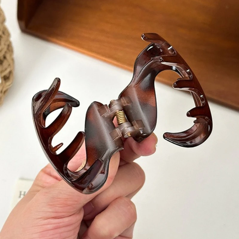 نصف الرمز البريدي الحد الأدنى مشبك شعر هندسي متعدد الاستخدامات الظهر رئيس القرش زاجيم خمر القهوة اللون انتزاع زاجيم إكسسوارات الشعر