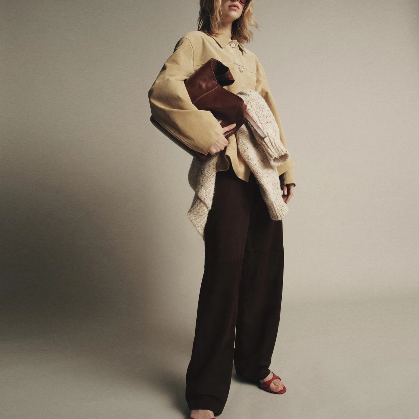 เสื้อโค้ทหนังเทียมสำหรับผู้หญิง รุ่น Ele ฤดูใบไม้ร่วง 2025 แฟชั่นตามฤดูกาล ดีไซน์เฉพาะตัว ป้องกันขนสัตว์ ทรง Z กระชับรูปร่าง สำหรับสุภาพสตรี