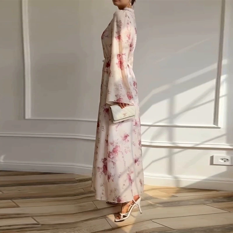 เดรสยาวพิมพ์ลายดอกไม้สไตล์โบฮีเมียนทรงหลวม แขนยาว แฟชั่นฤดูใบไม้ร่วง คอปกสูงครึ่งตัว เหมาะสำหรับวันพักผ่อน