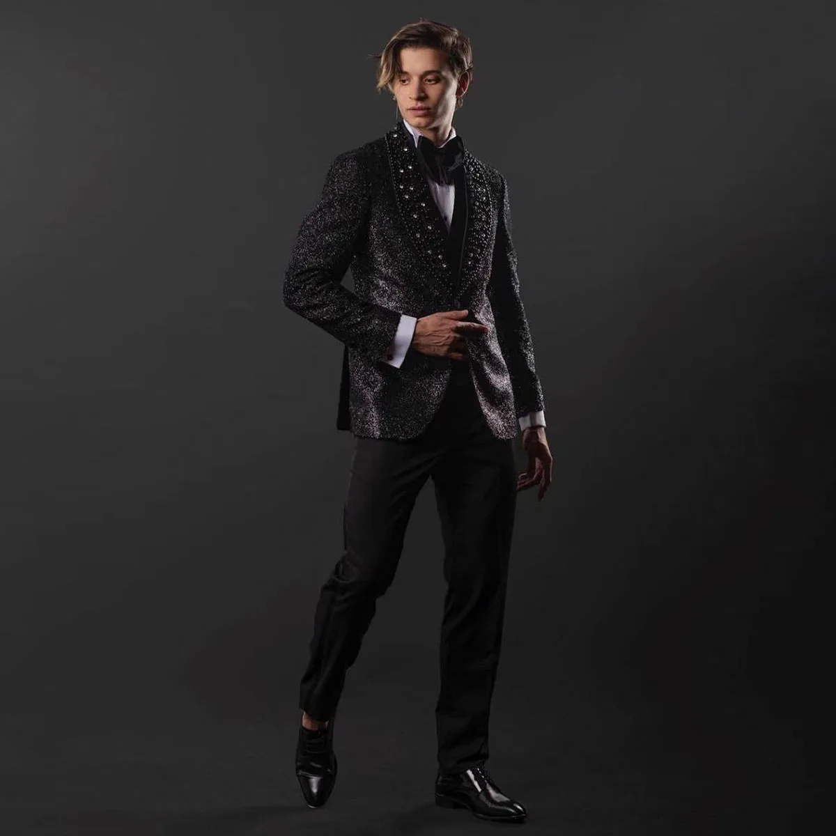 

Индивидуальные роскошные мужские костюмы с бисером и стразами, смокинги с шалевым воротником для жениха, свадебные и выпускные пиджаки, мужская одежда, наряды для мужчин