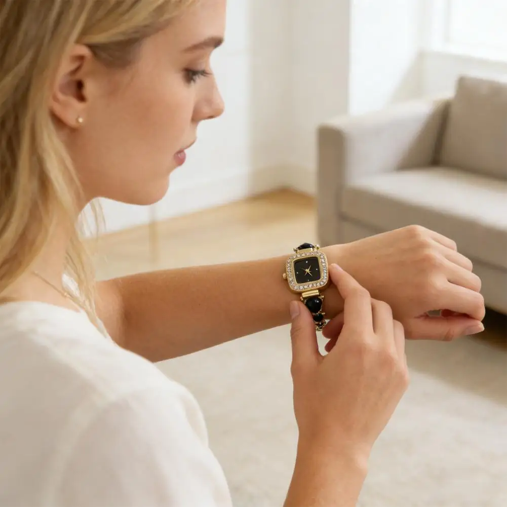 

Наручные часы для женщин, женские часы-браслет со стразами, аналоговые кварцевые часы с маленьким квадратным циферблатом, регулируемая цепочка с сердечками, женские часы