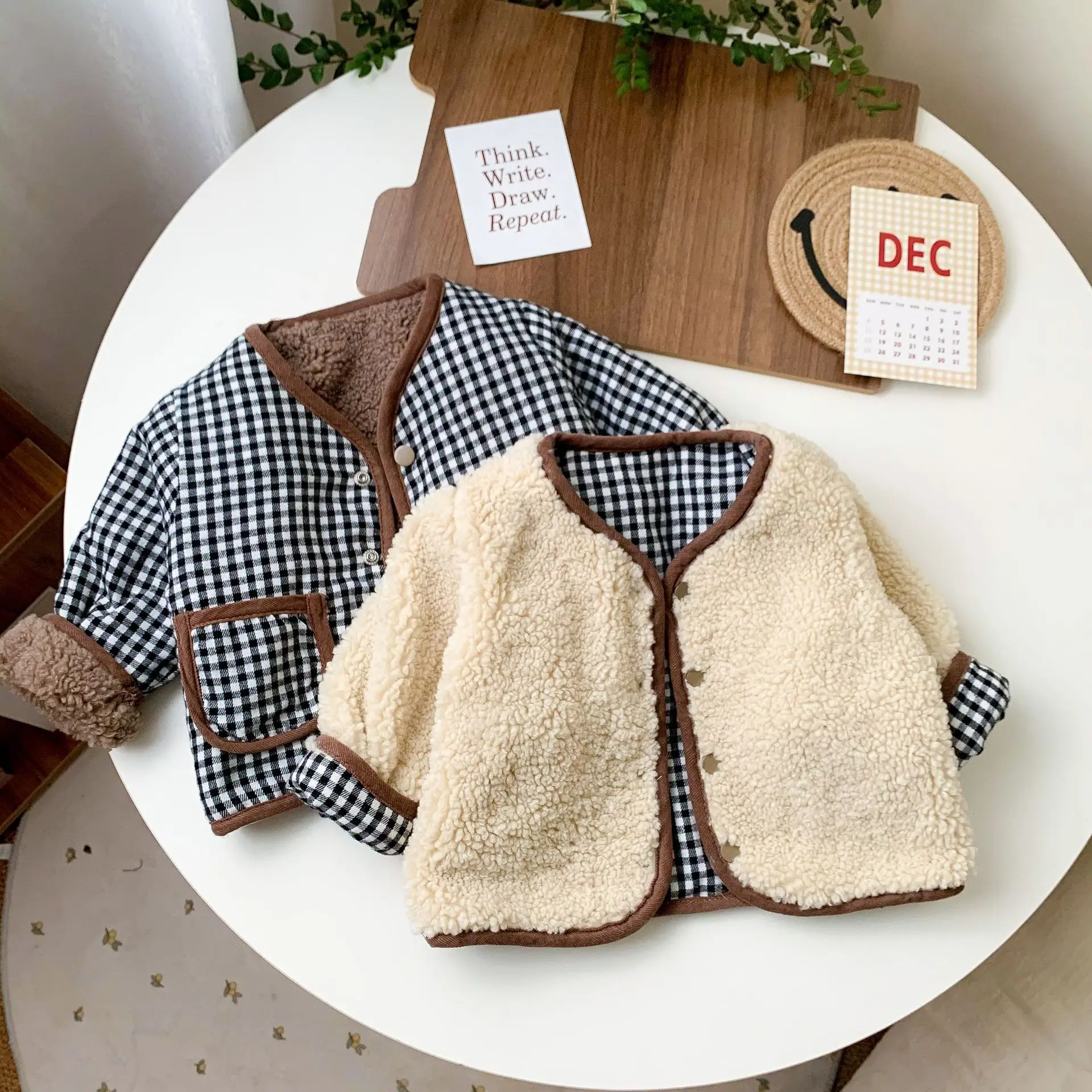 AYNIGIELL 2023 1-6 Years Old Autumn/Winter Children's Jacket Double-Sided Wear Plaid Plush Jacket Kids Jacket