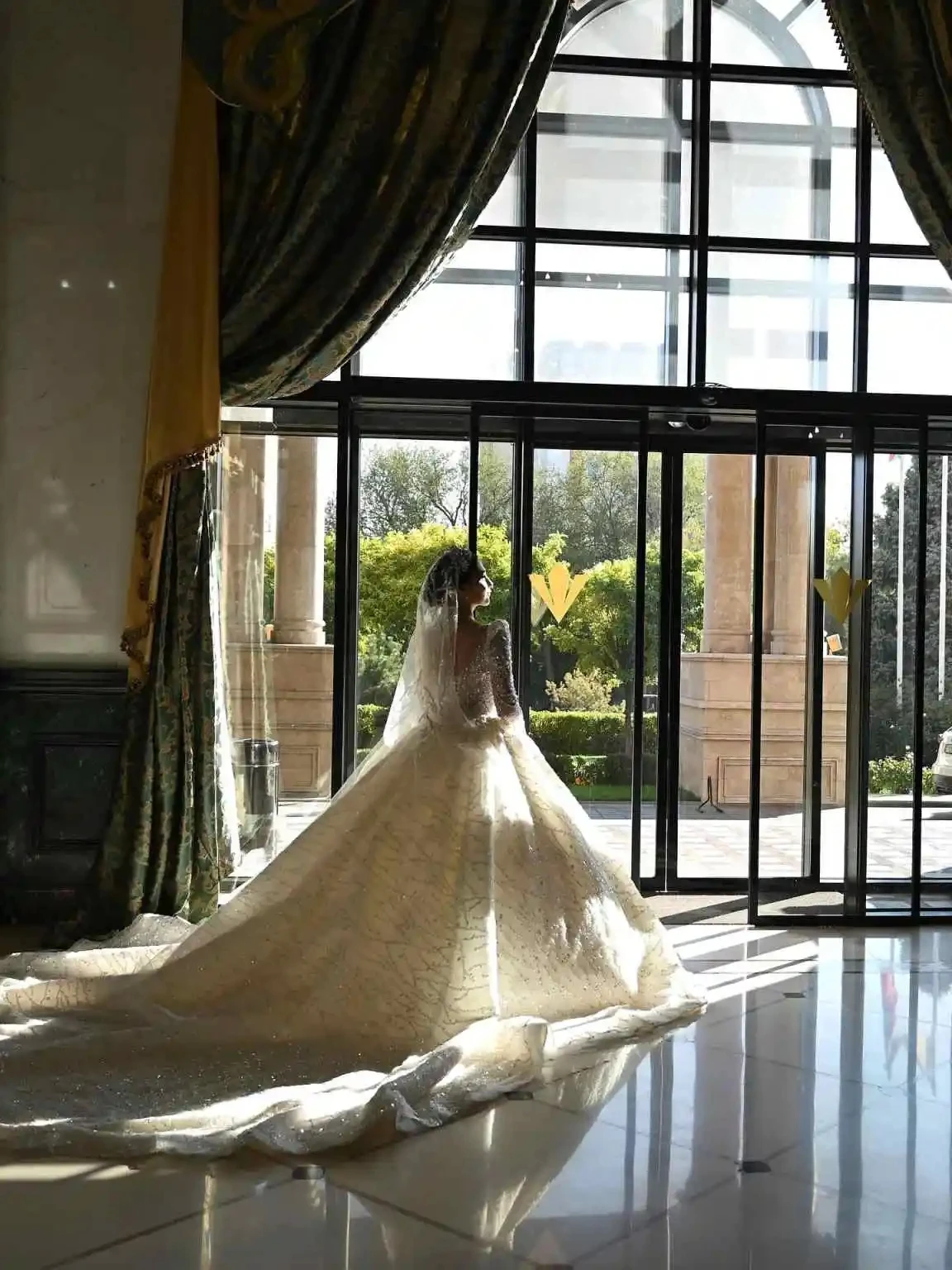 Customized Luxury Wedding Dress With Bead Ballgown Full Sleeve O-Neck Shining Beading Bride Sequins Vestido De Novia
