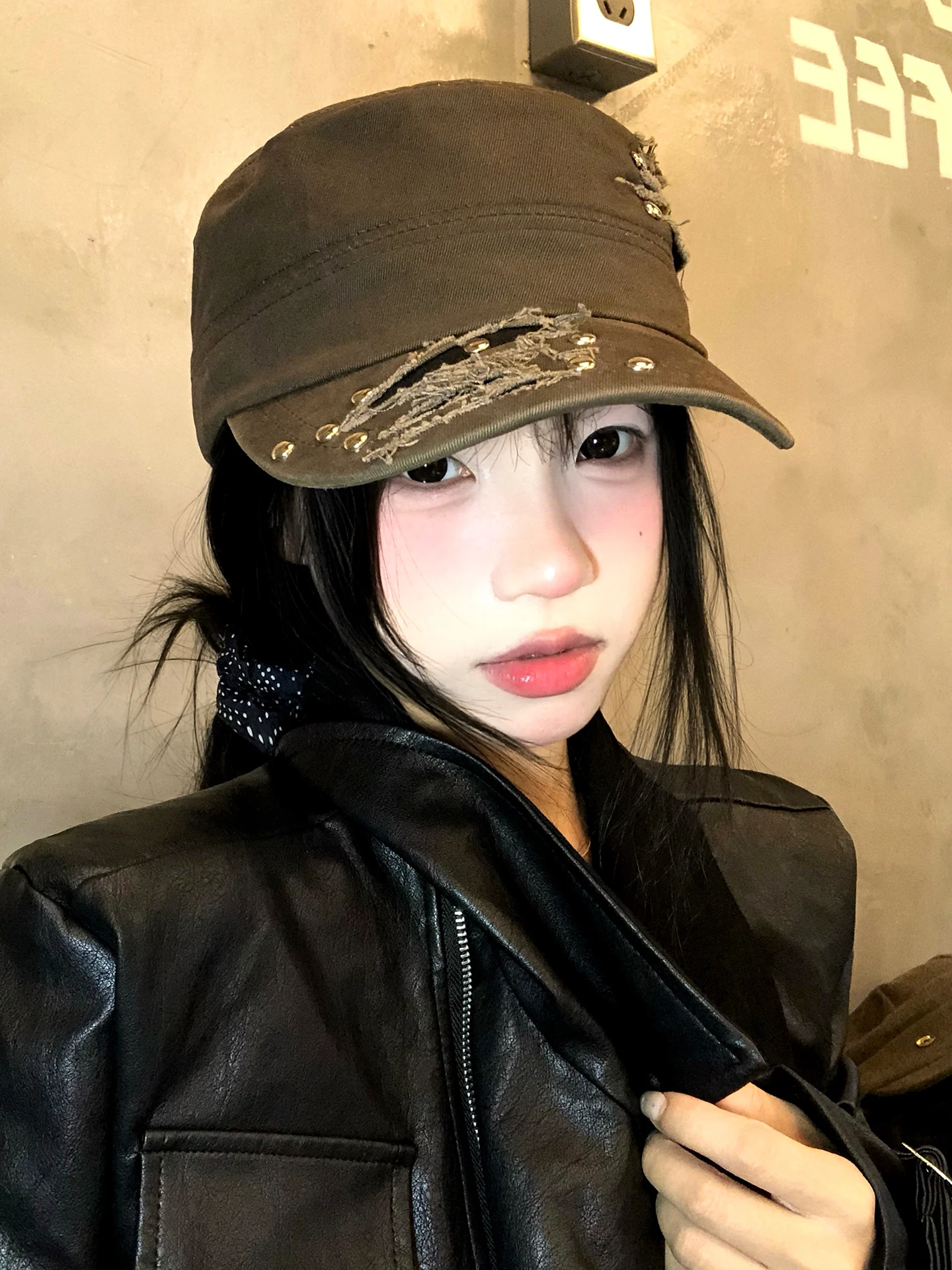 Retro Brown Vintage Hole Punching Rivet Flat Top Women's Hat Large Head Circumference Duckbill Cap Face Slimming Beret