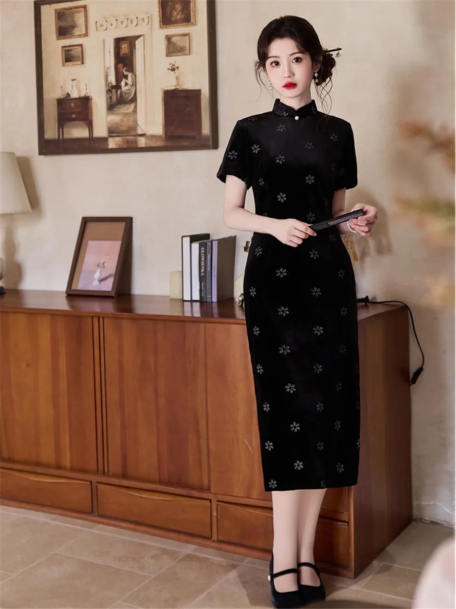 

Spring Black Short Sleeve Embroidery Velour Cheongsam Retro Improved Chinese Style Young Girl Qipao Dress