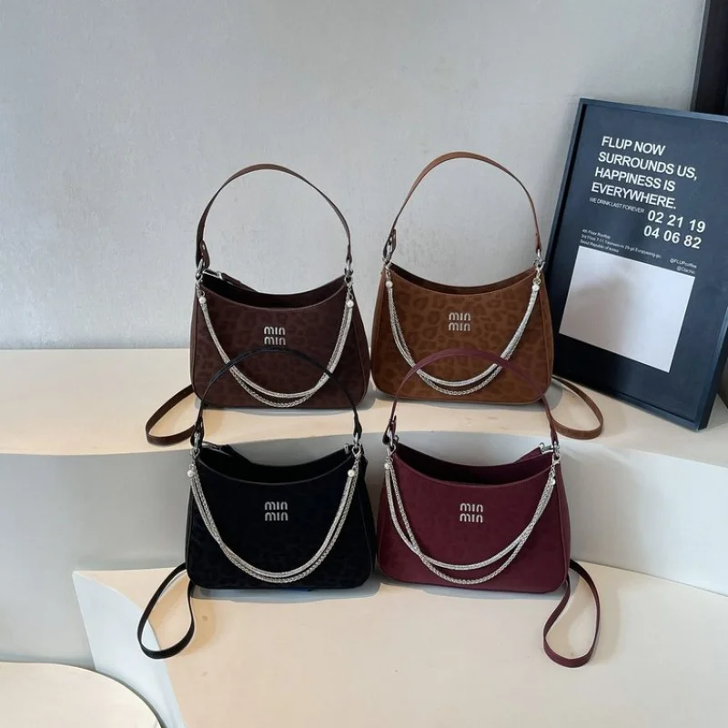 

Ladies Handbag Crafted From Leather Featuring Paris Inspired And High-End Vintage Commuter Style​