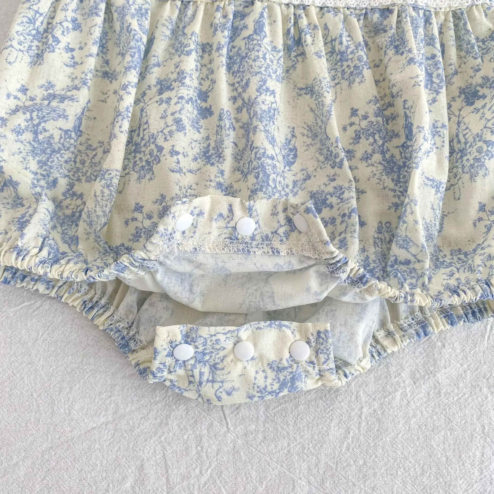 2026 Neuer Sommer-Baby-Krabbelanzug im Koreanischen Stil, Kurzärmeliger Jumpsuit für Mädchen mit Niedlichem Peter-Pan-Kragen – Detail 11