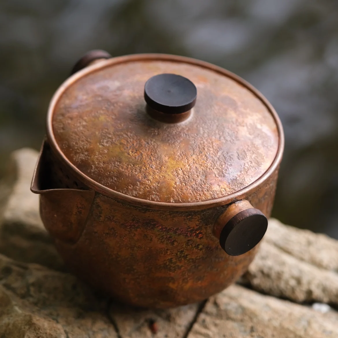 The product can be customized. Hand-made red copper hand-grabbed cover bowls, antique tea bowls, household teapots,