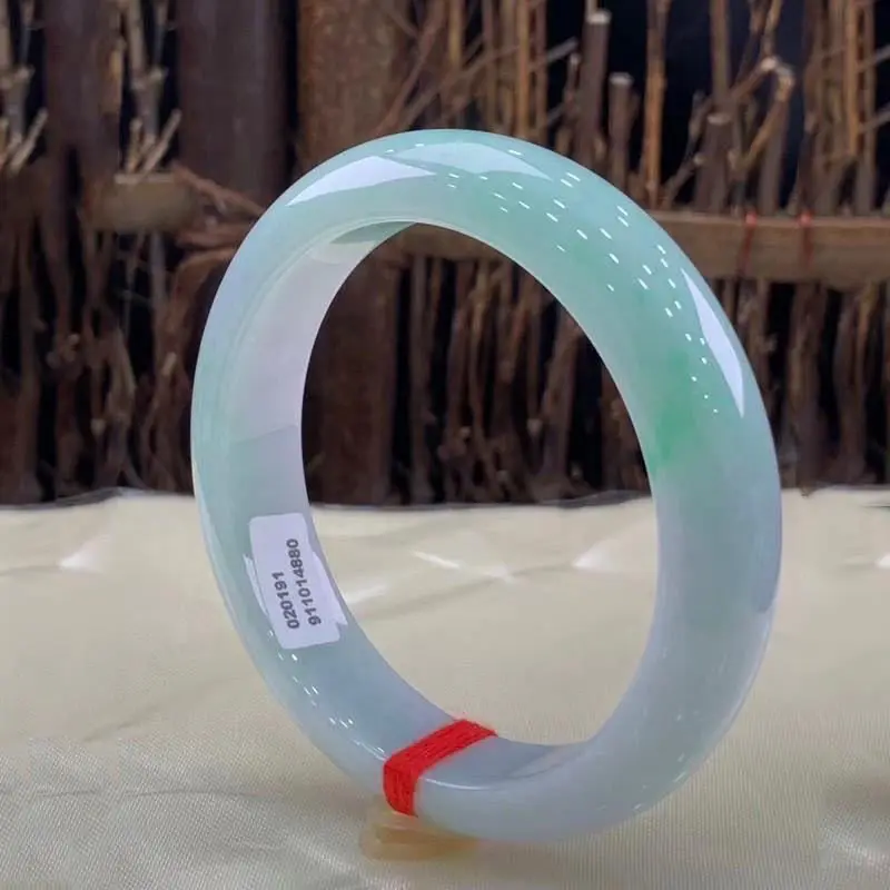 Natural Burmese Old Mine , Ice-Waxy Oil with Flower Patterns, Light Sunlight Green Jadeite Bracelet