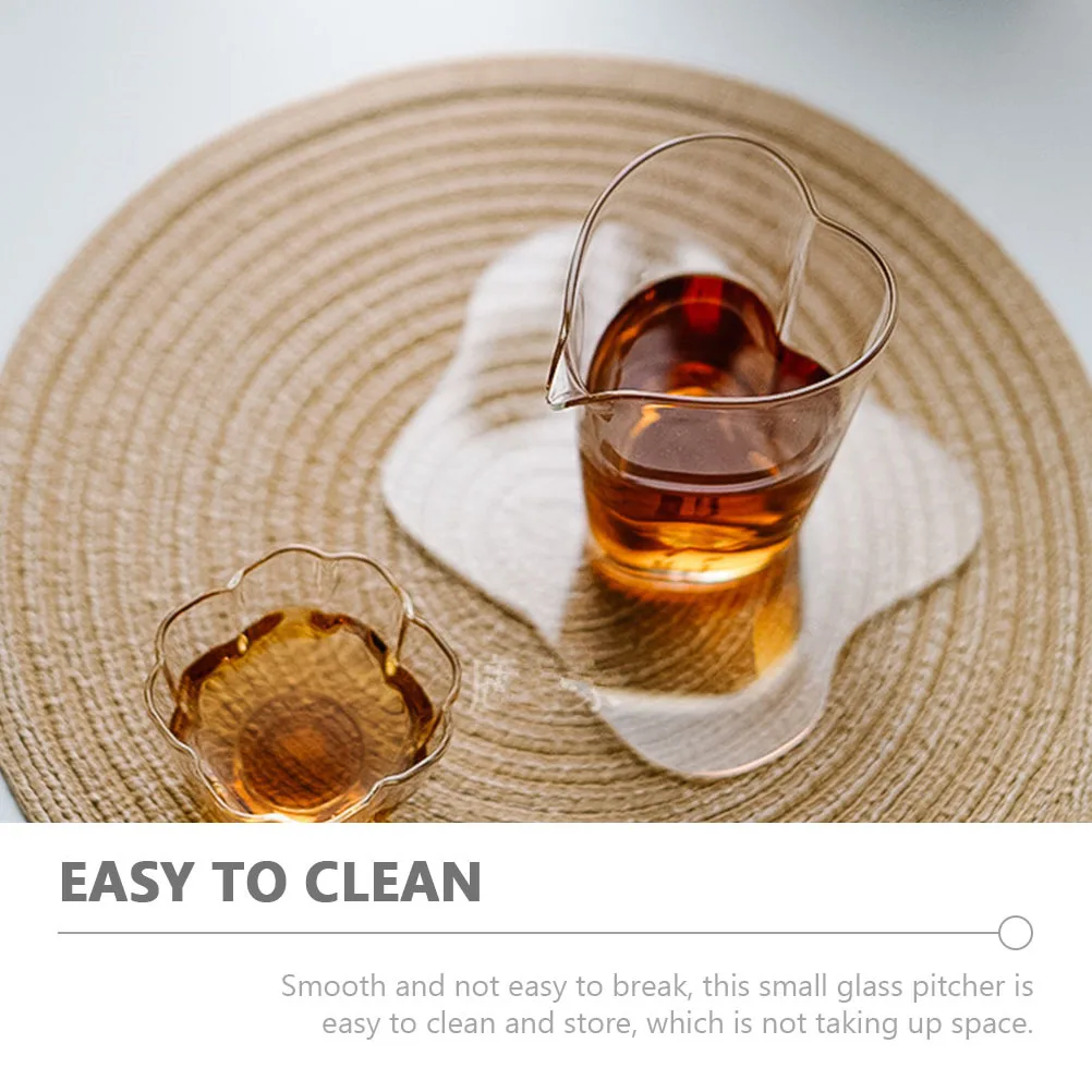 

Heart Shaped Glass Milk Pitcher 300Ml Professional Coffee Art Pouring Jug for Latte Cappuccino Bar Home Kitchen Use Clear