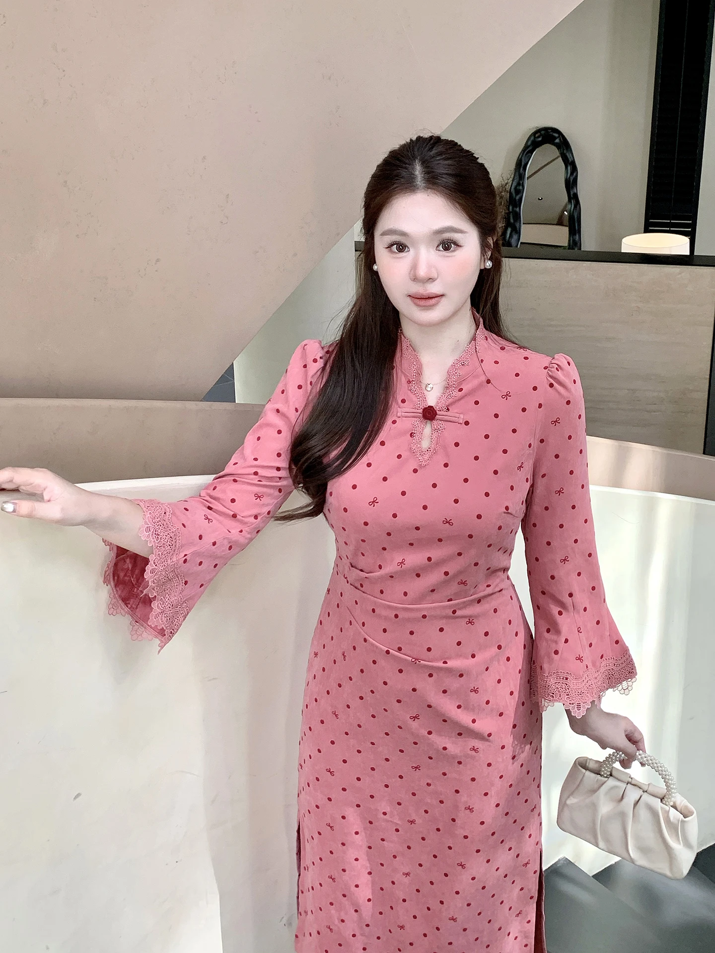 

Новое китайское женское платье больших размеров с кружевными вставками, в стиле ретро, в горошек, модифицированное, средней длины, с высокой талией