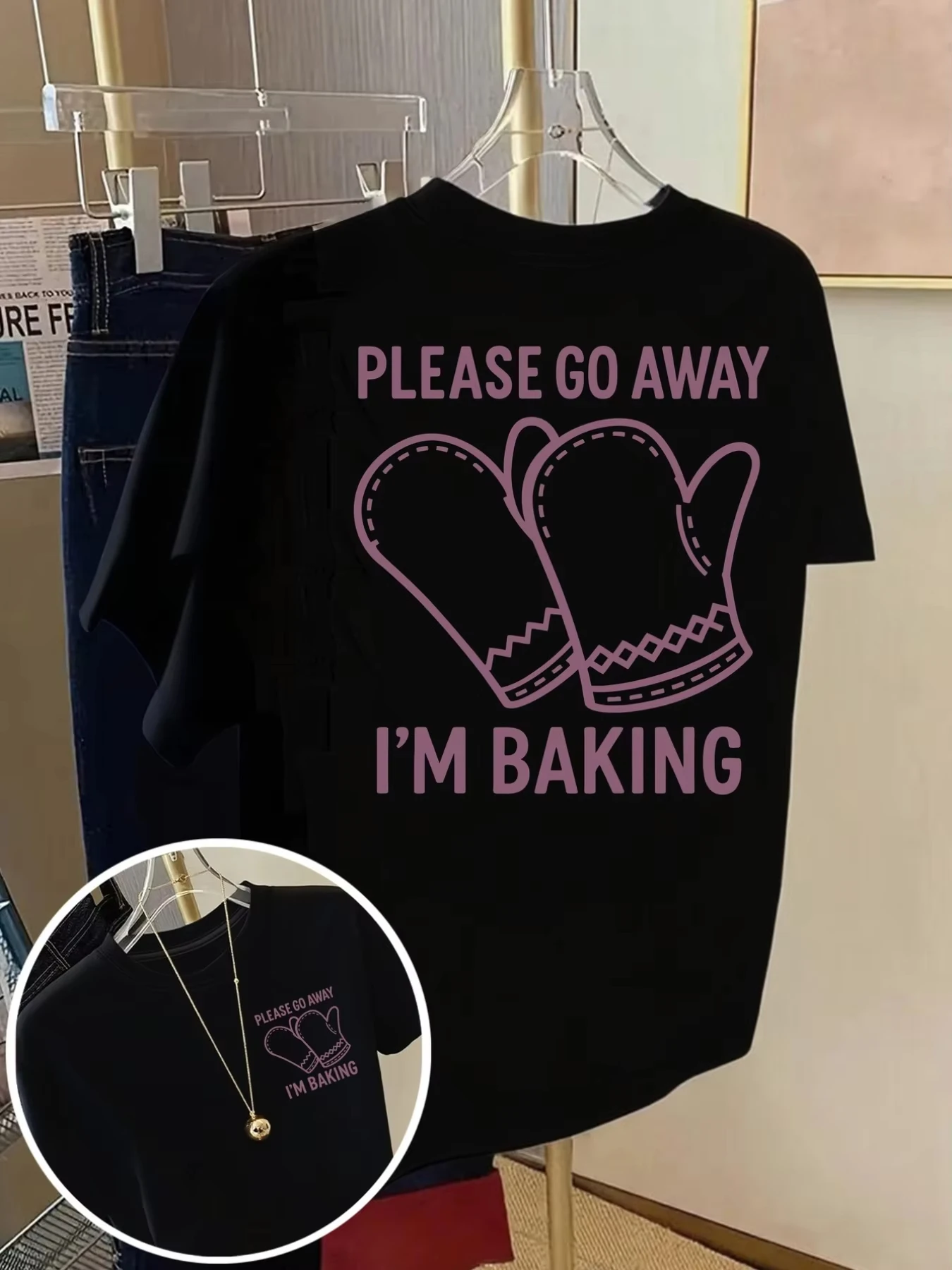 Unisex Please Go Away I'm Baking Graphic T‑Shirt Baking Oven Mitten Print Casual Short Sleeve Funny Baker Tee For Men Women