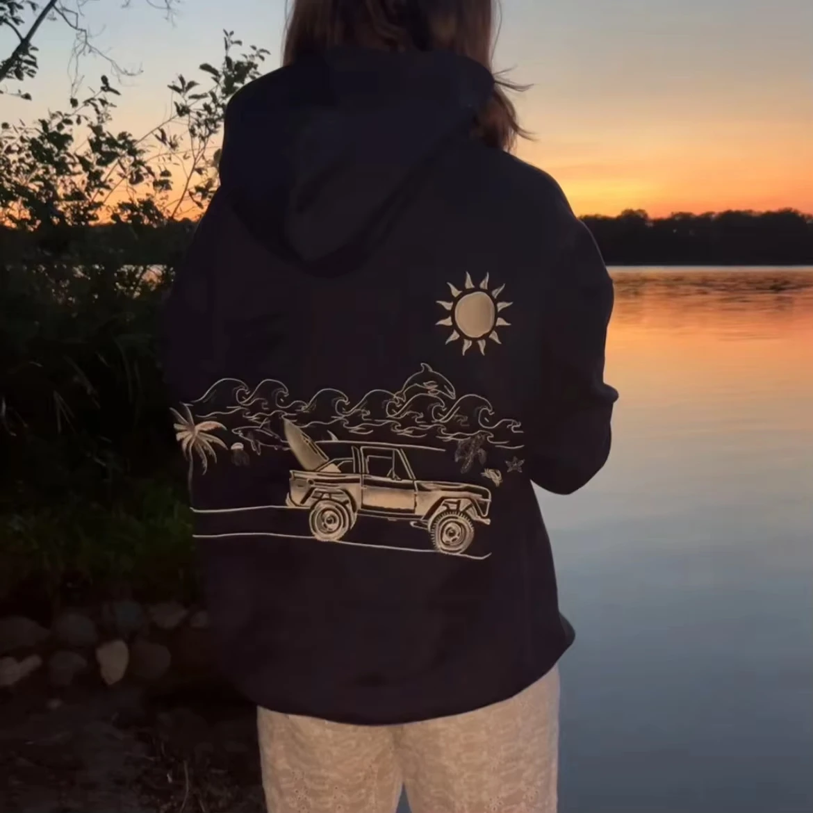 

2026 New Fall Winter Hoodies Stylish Sun Coral Embroidered Casual Loose Fit Long Sleeve Hooded Sweatshirt Streetwear