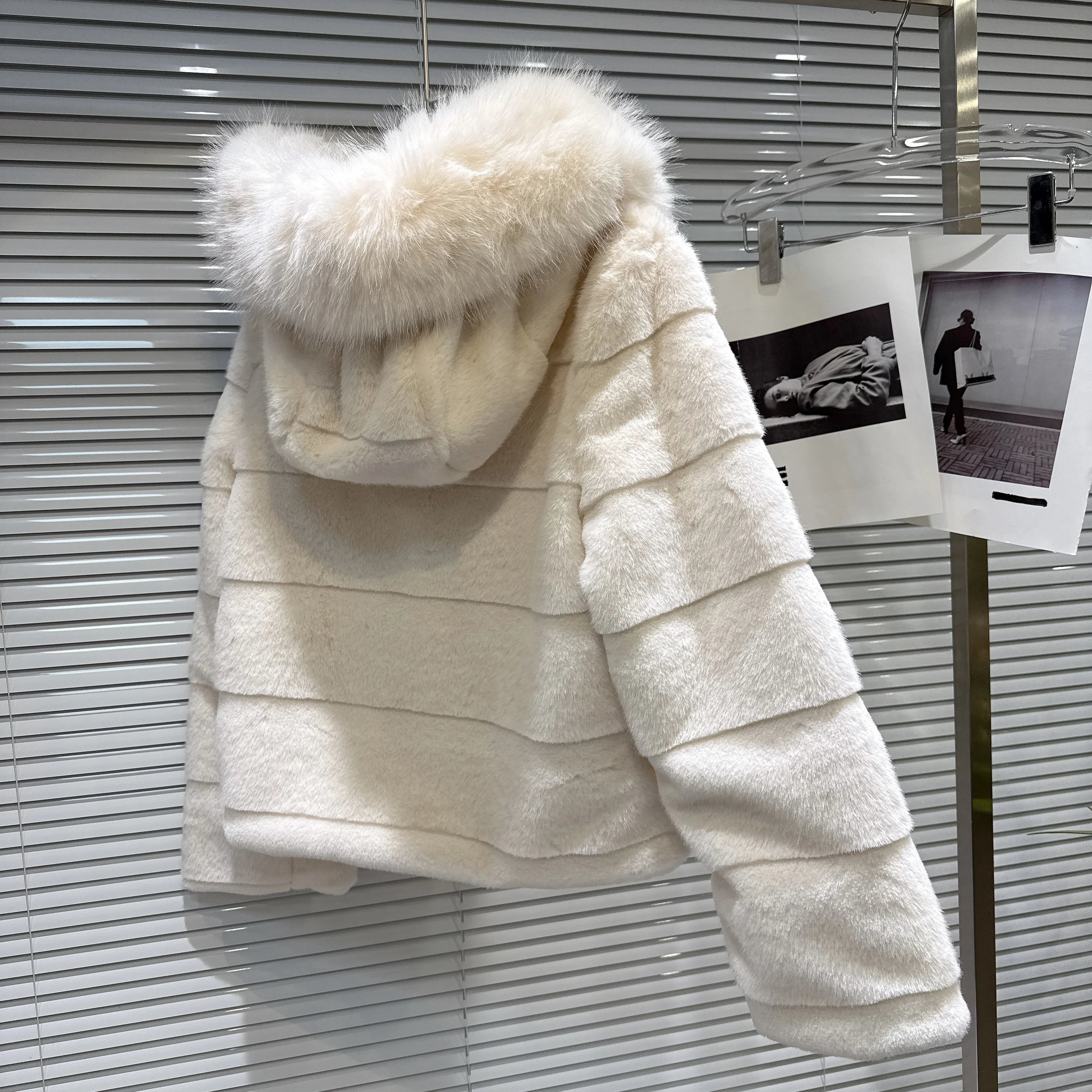 Korean Style Elegant Sweet Temperament Fluffy Hooded Single-Breasted Loose Casual Thick Warm Faux Fur Short Coat Women Winter