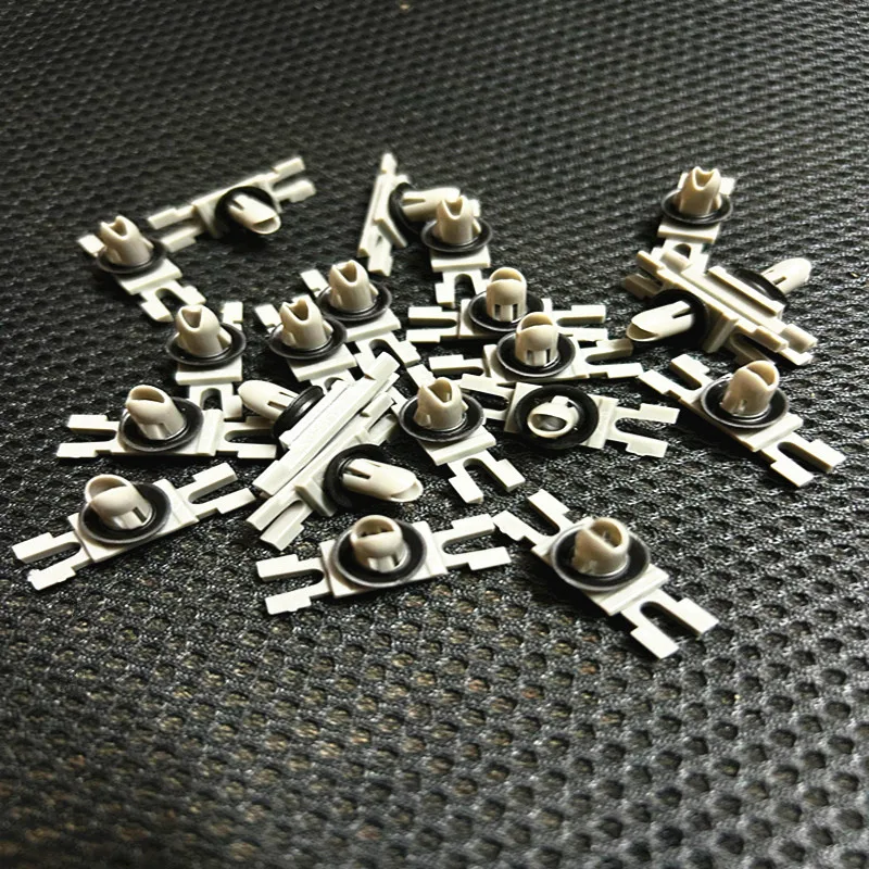20pcs Window Trim Strip Fastener Plastic Clip For BMW 3 F30 E90 E91 LCI Roof Ledge Moulding Clip 51137117240 51-13-7-117-240