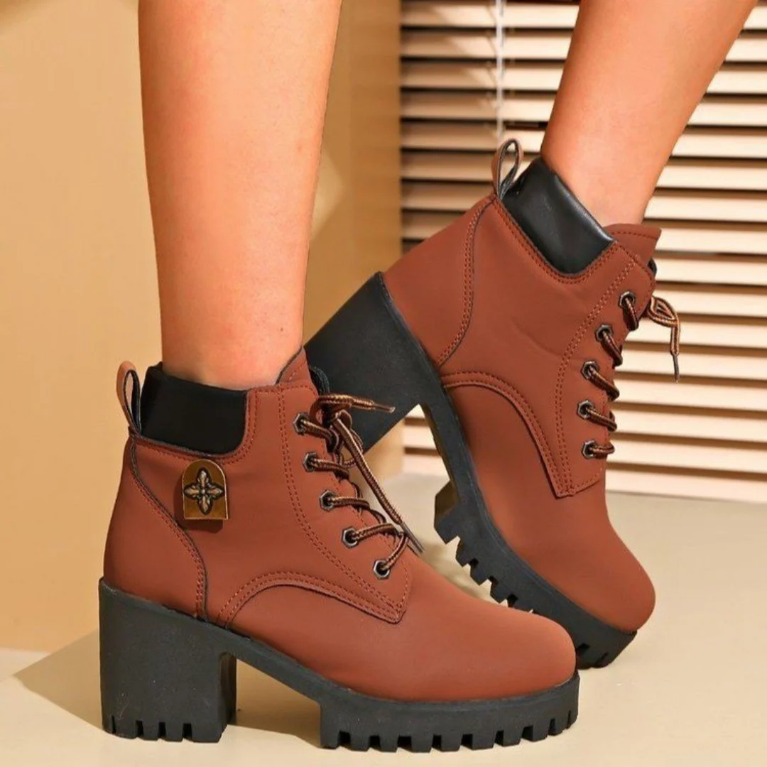 Women's large-sized, thick-heeled, short-leg Dr. Martens boots, fashionable and casual, waterproof platform lace-up leather boot